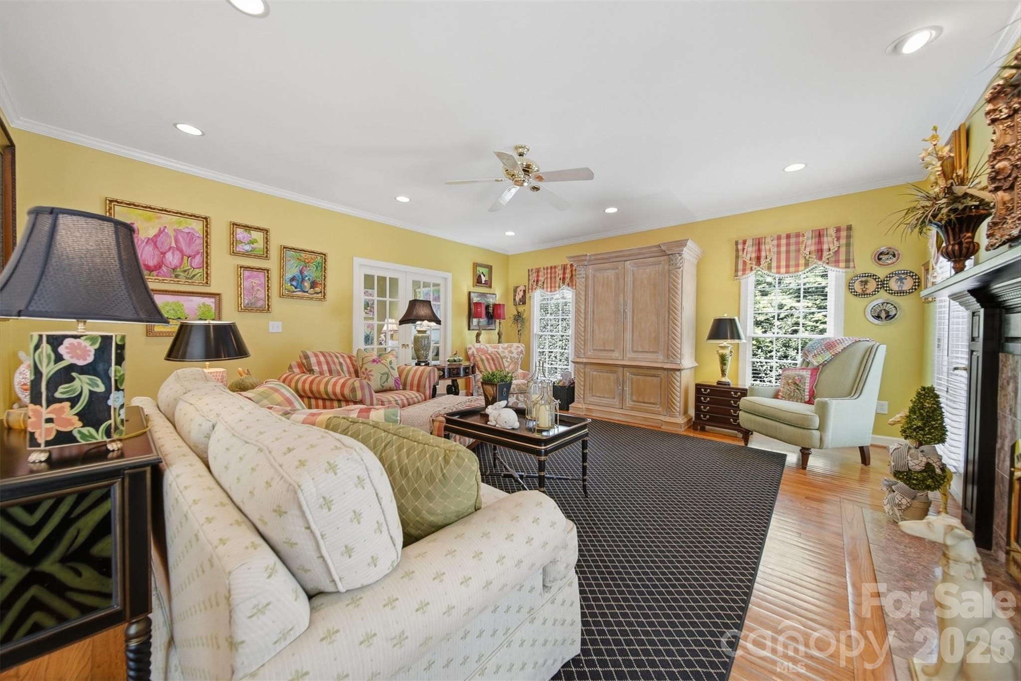 3704 8th Street Place NW — Hickory