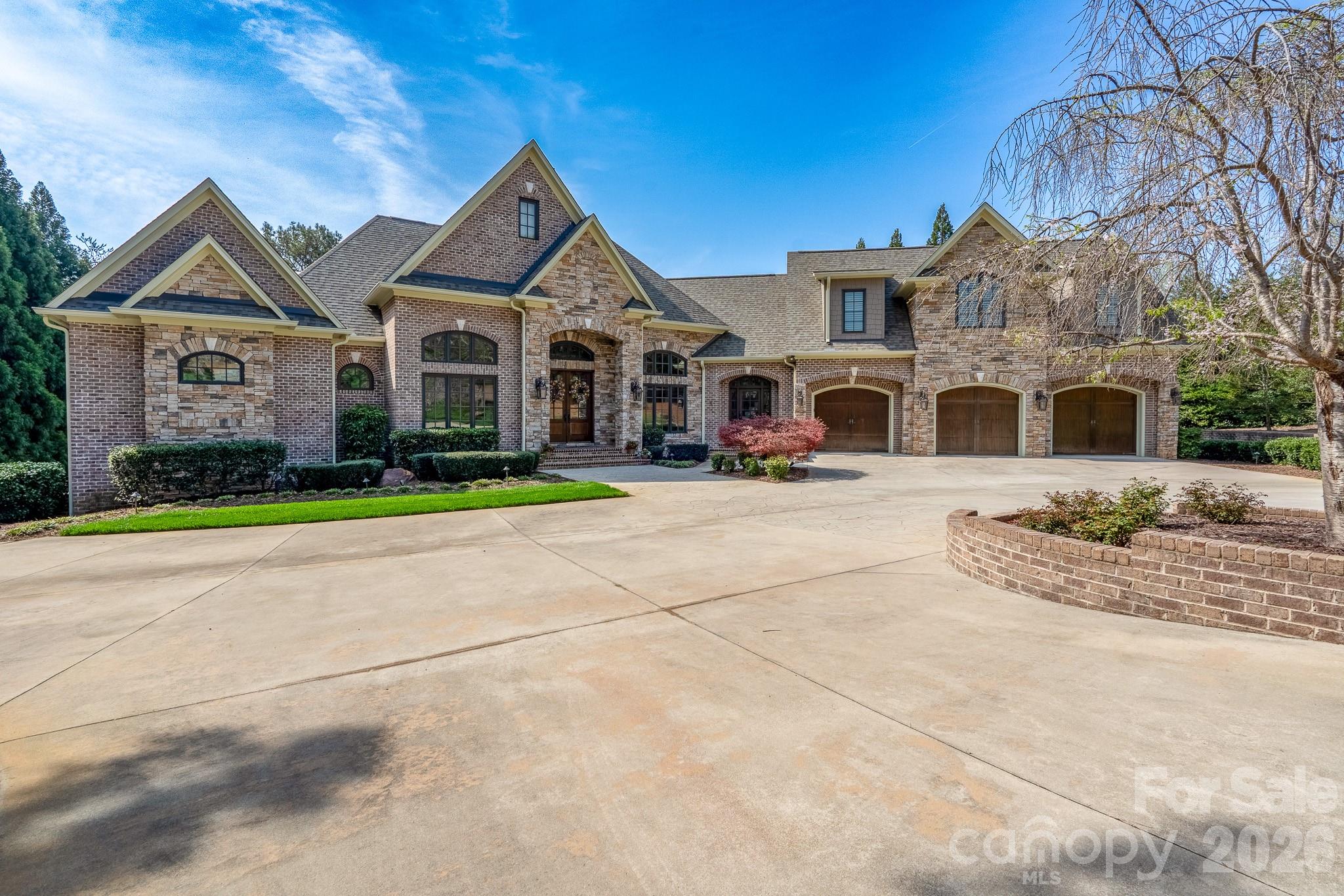 144 Moss Bank Court — New London