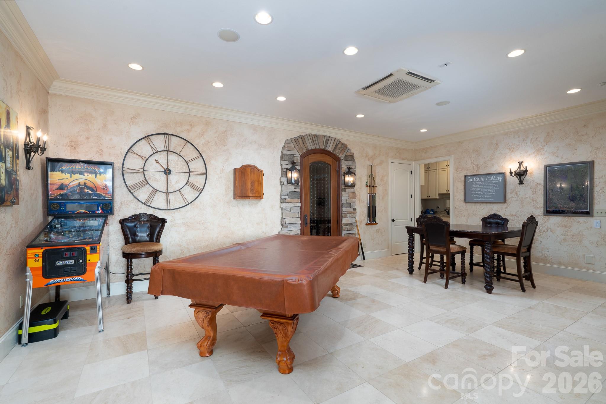 144 Moss Bank Court — New London