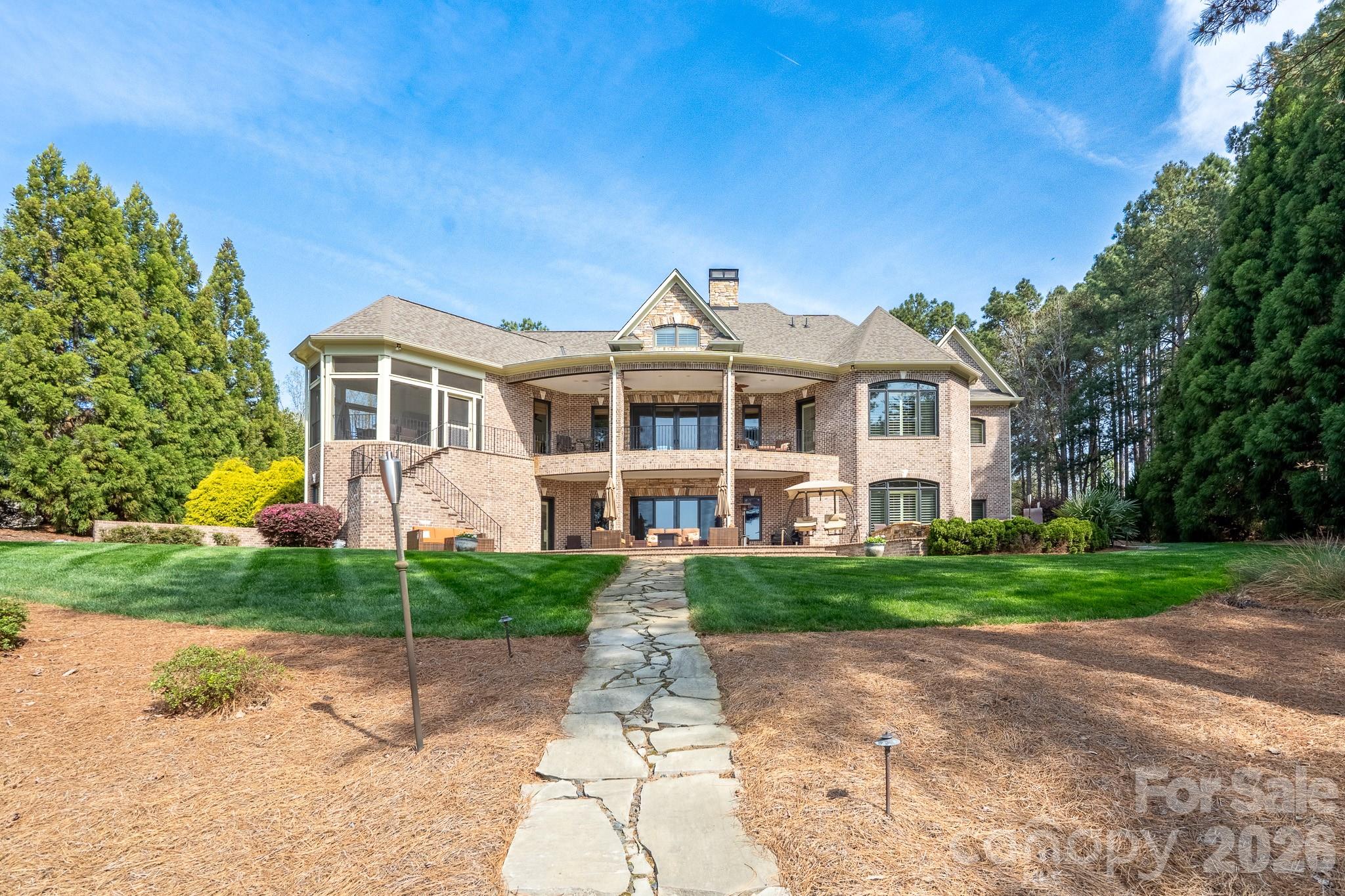 144 Moss Bank Court — New London