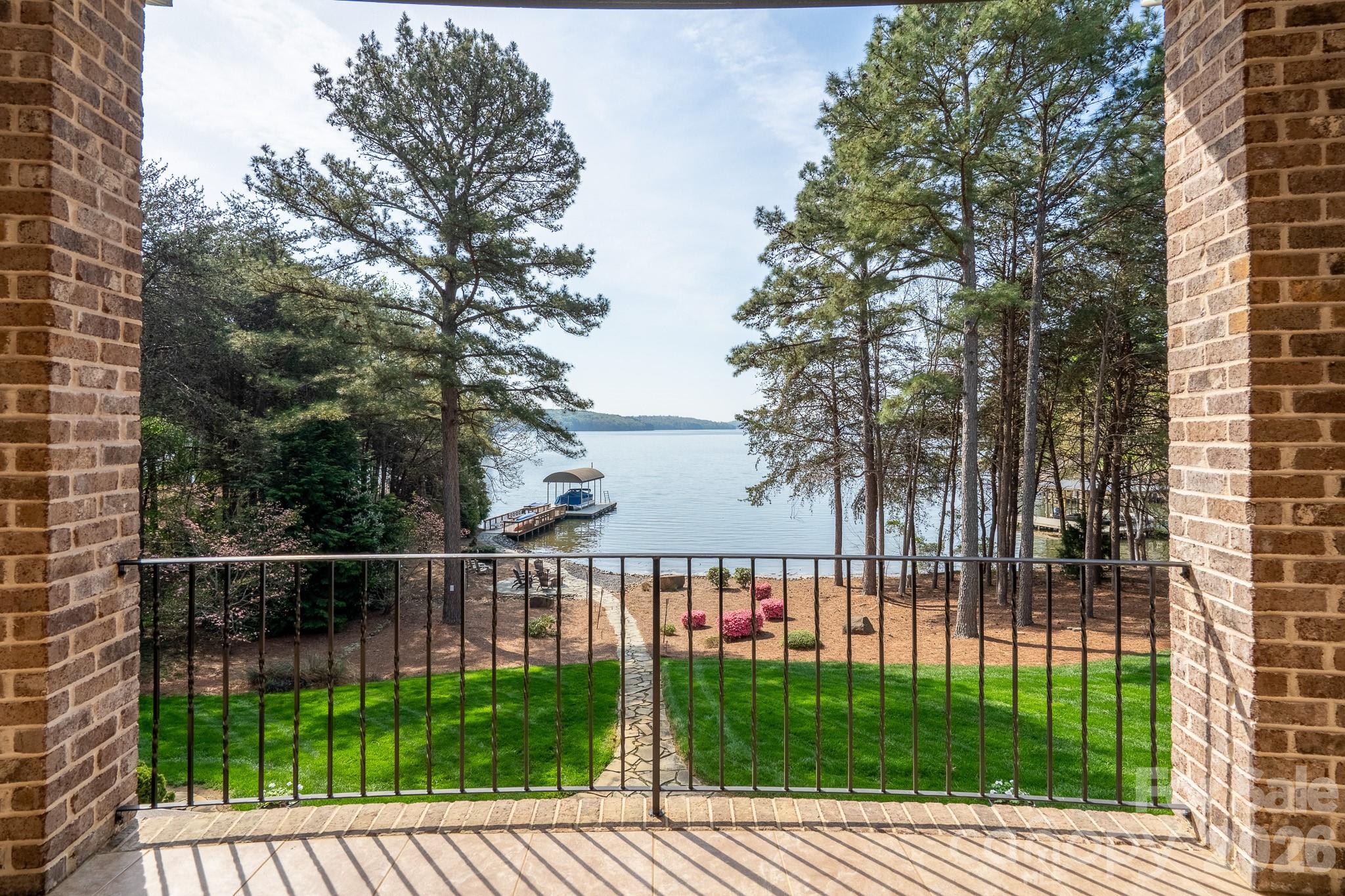 144 Moss Bank Court — New London