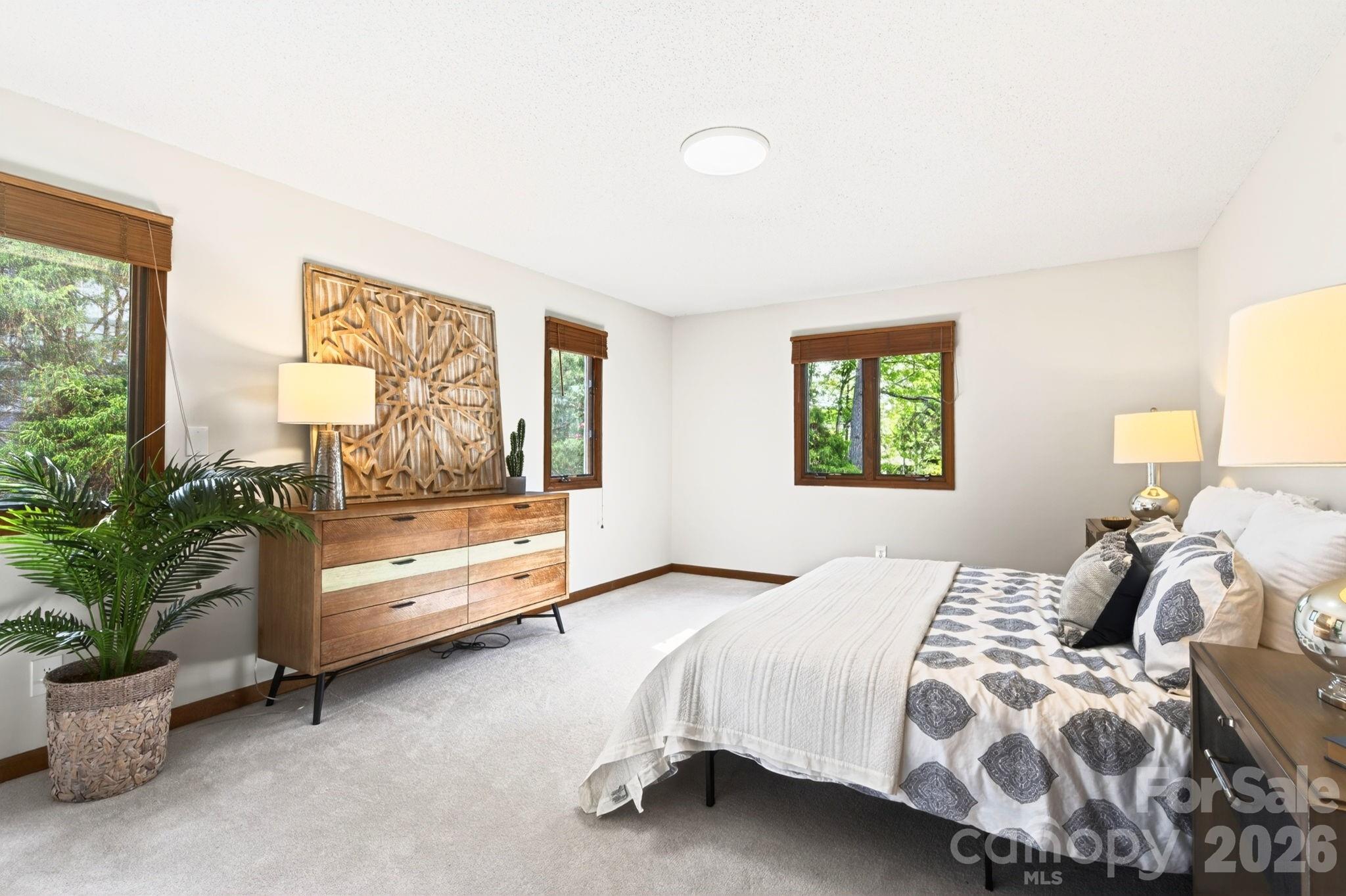 4 Zachary Ridge Road — Asheville