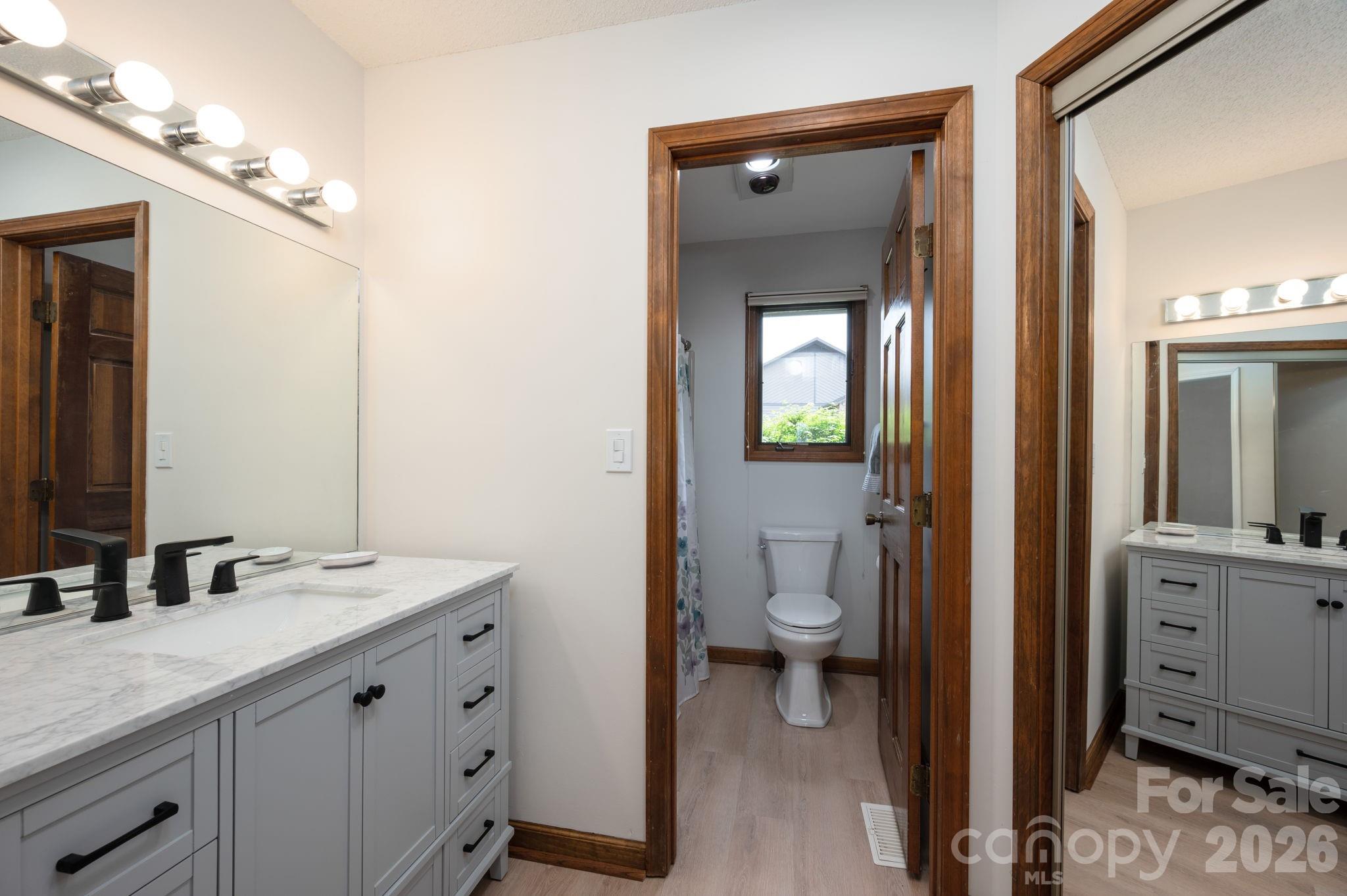 4 Zachary Ridge Road — Asheville