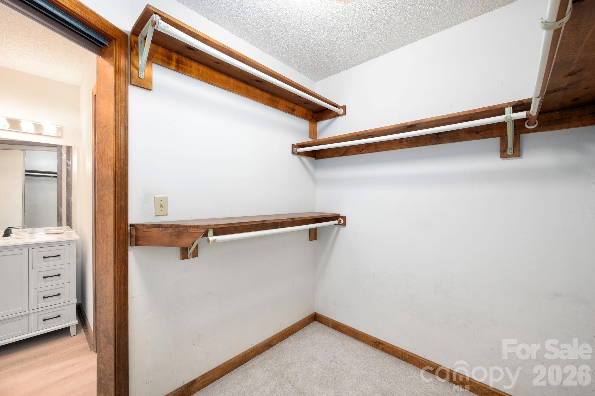 4 Zachary Ridge Road — Asheville