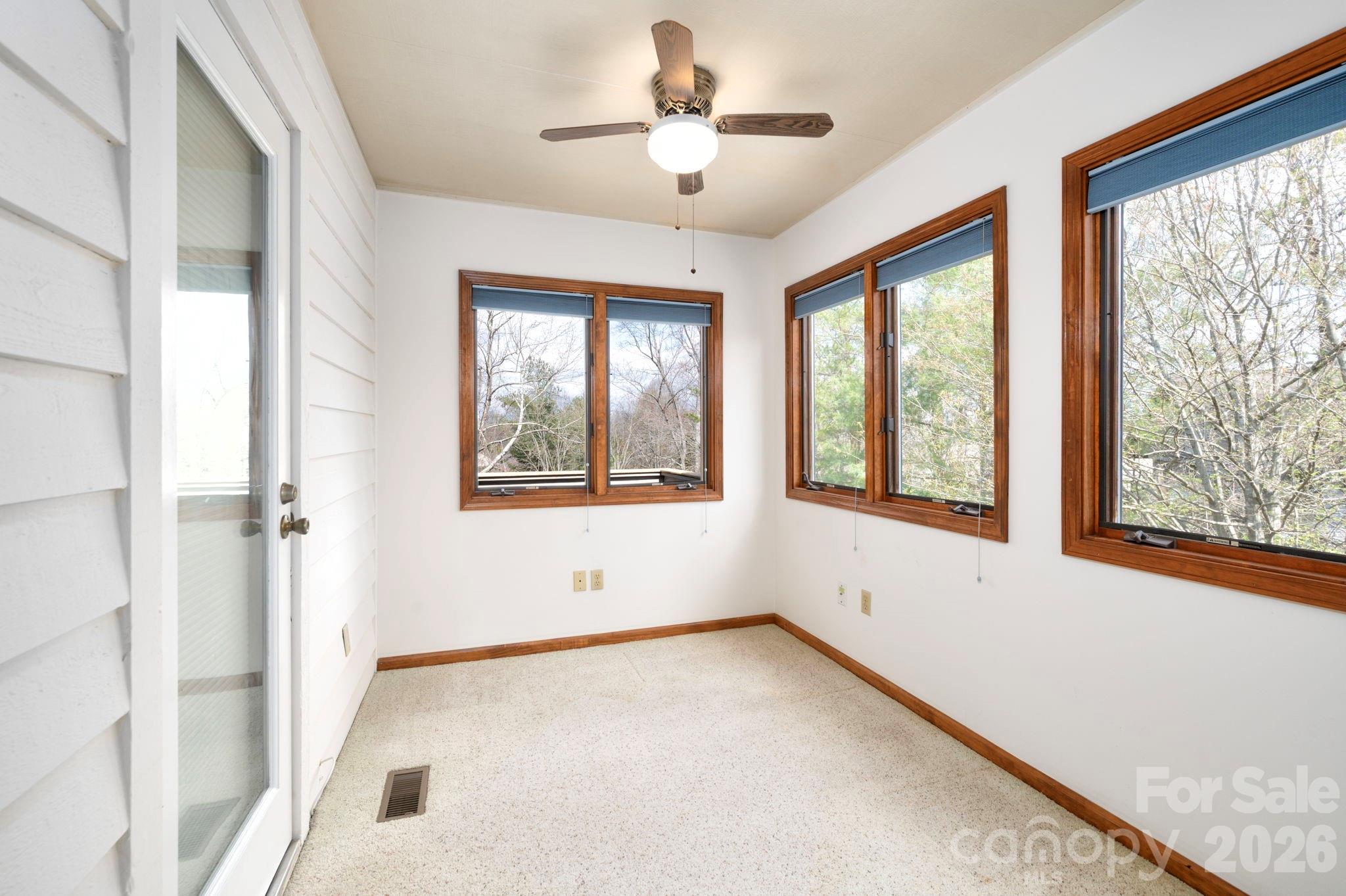 4 Zachary Ridge Road — Asheville