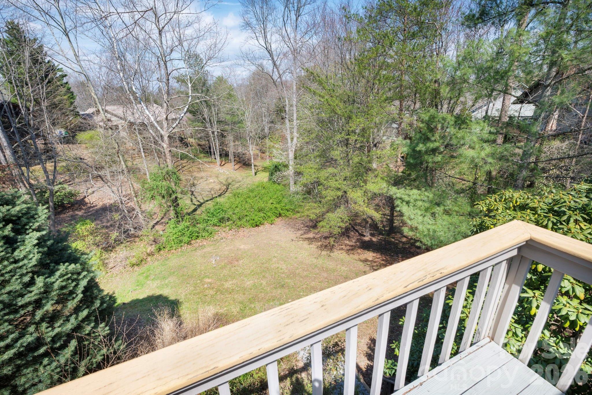 4 Zachary Ridge Road — Asheville