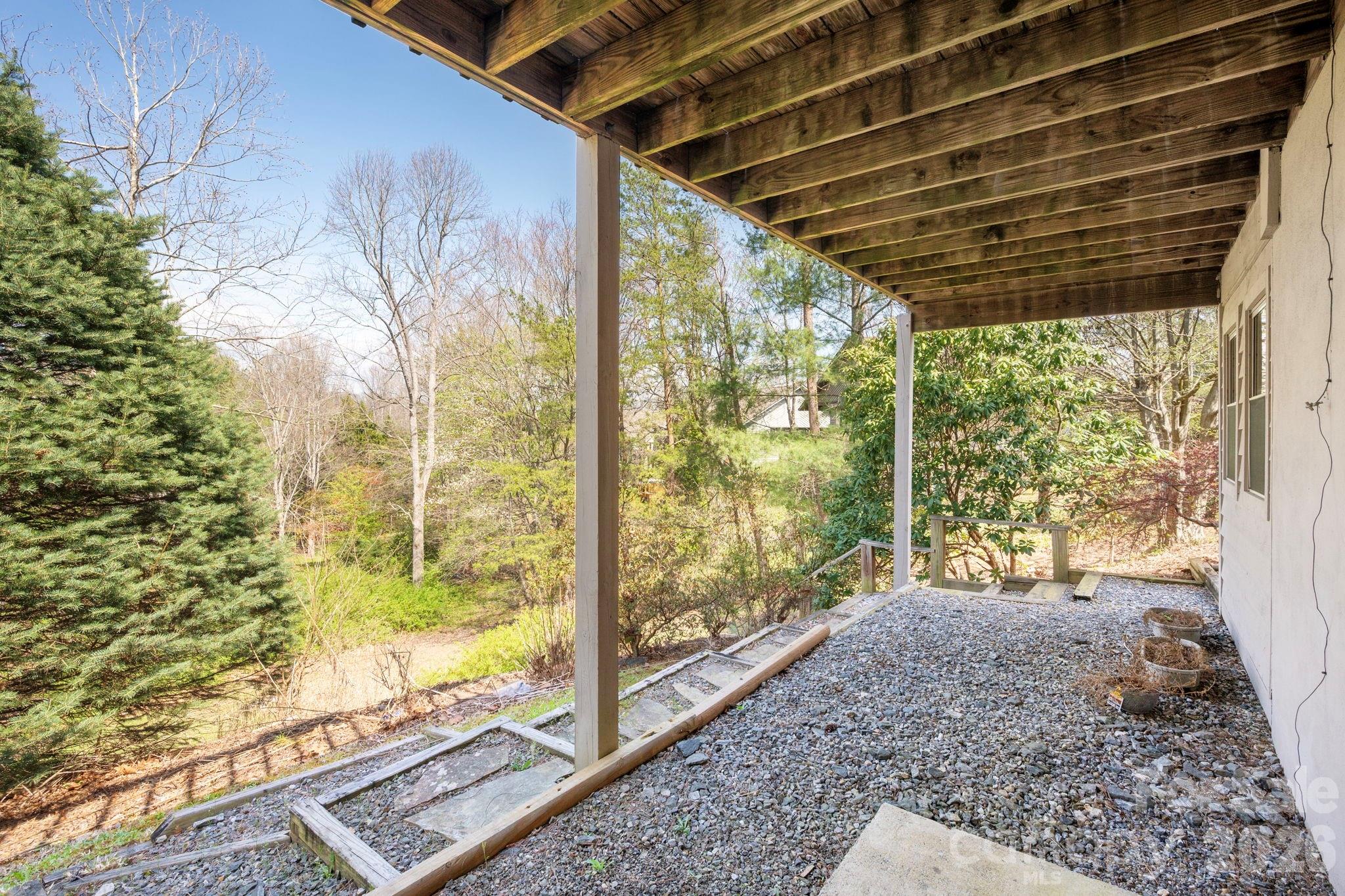 4 Zachary Ridge Road — Asheville