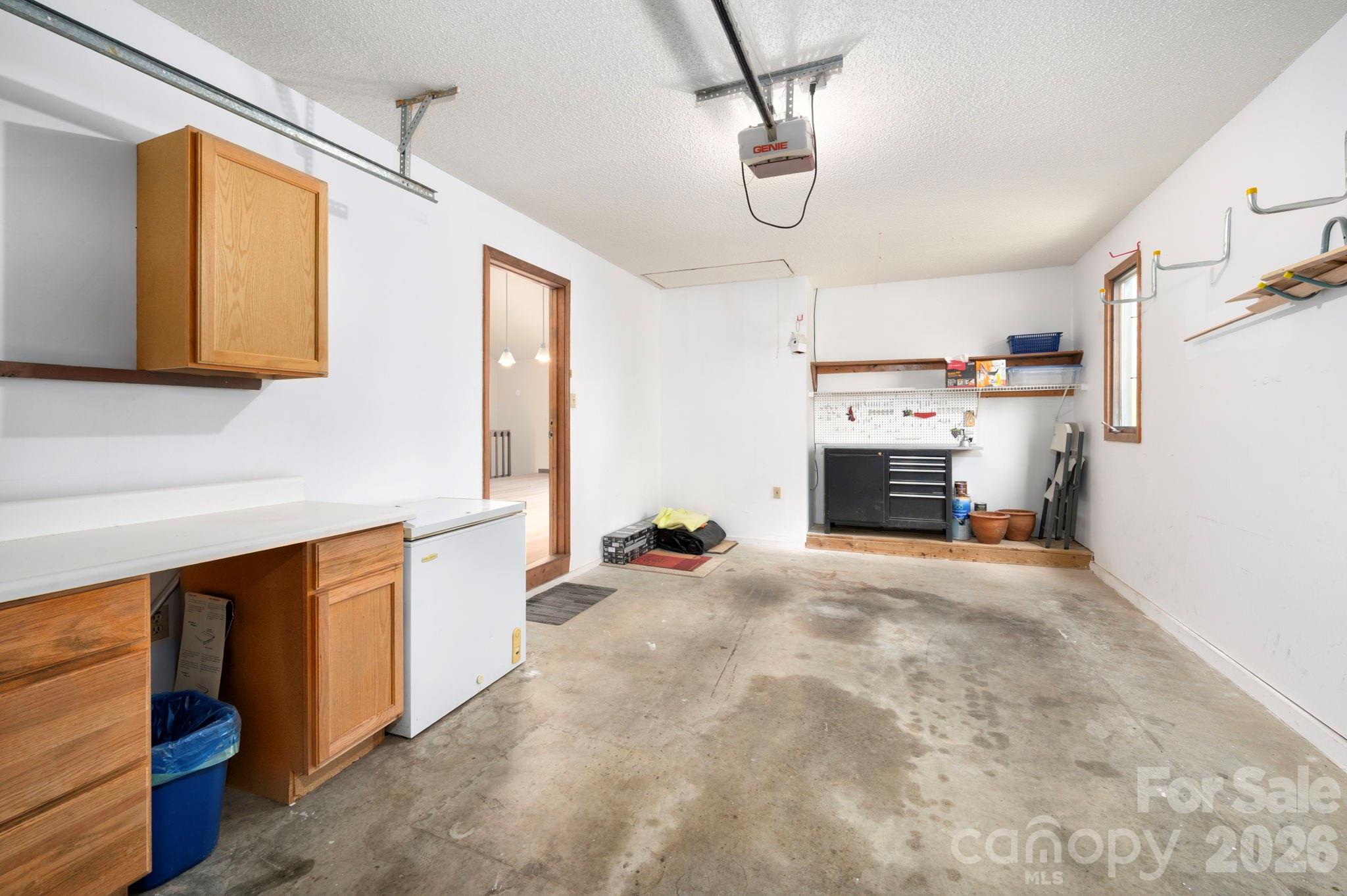 4 Zachary Ridge Road — Asheville