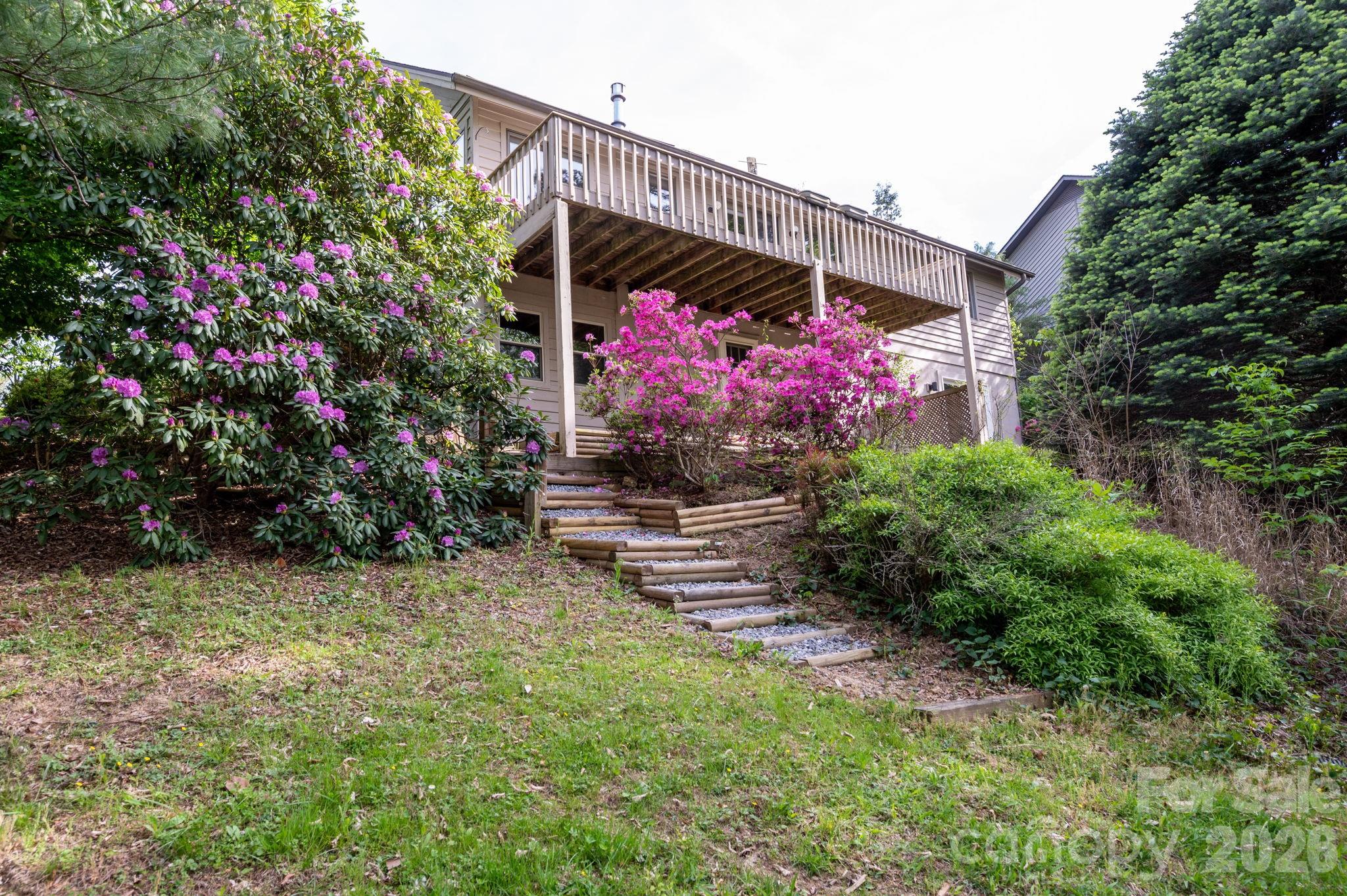 4 Zachary Ridge Road — Asheville