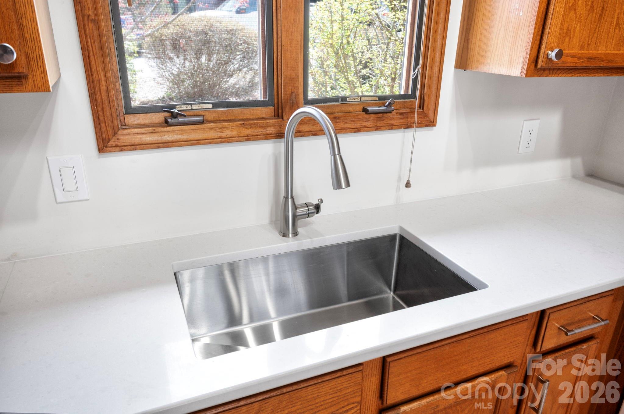 4 Zachary Ridge Road — Asheville