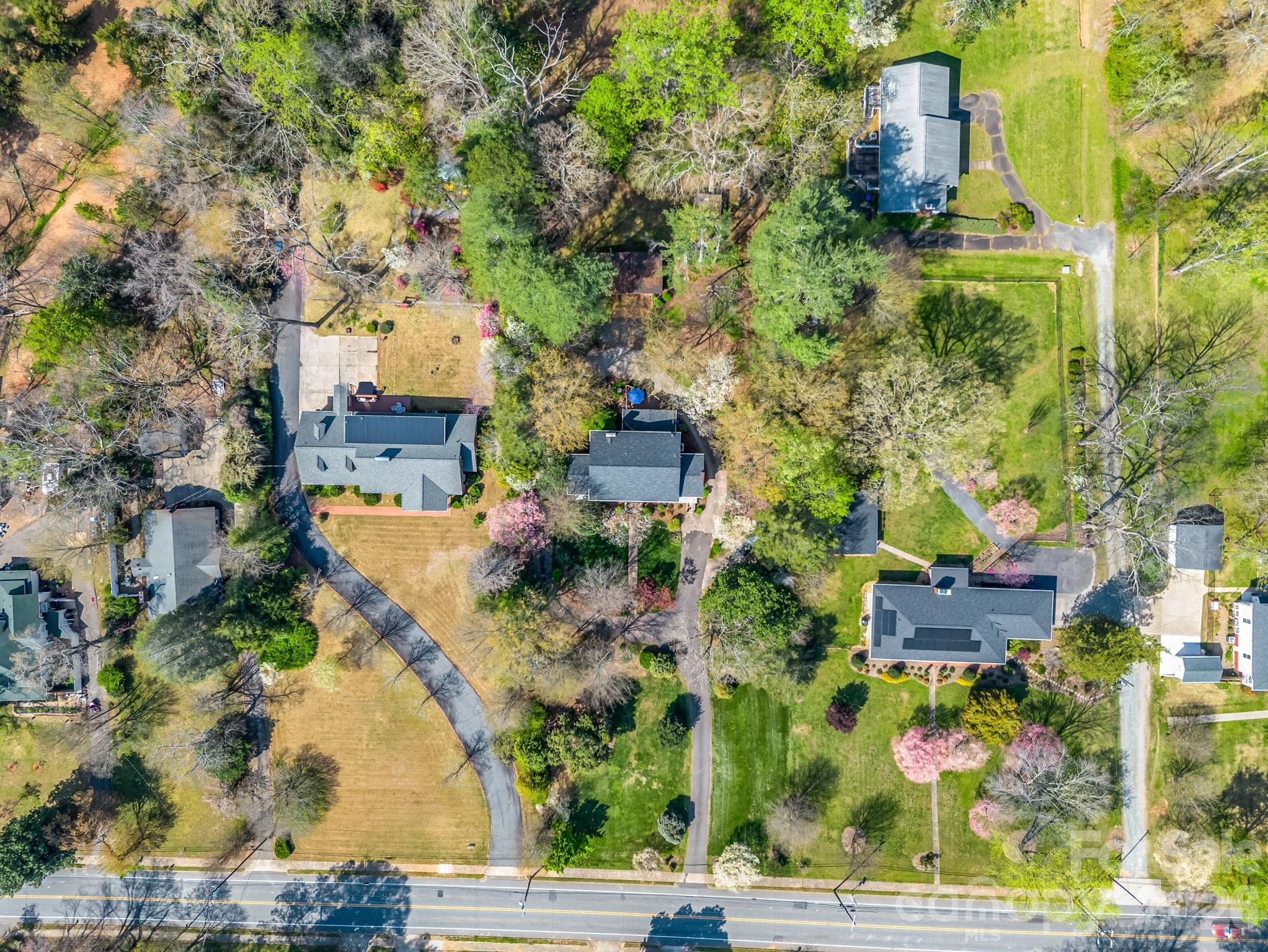 527 N Main Street — Rutherfordton