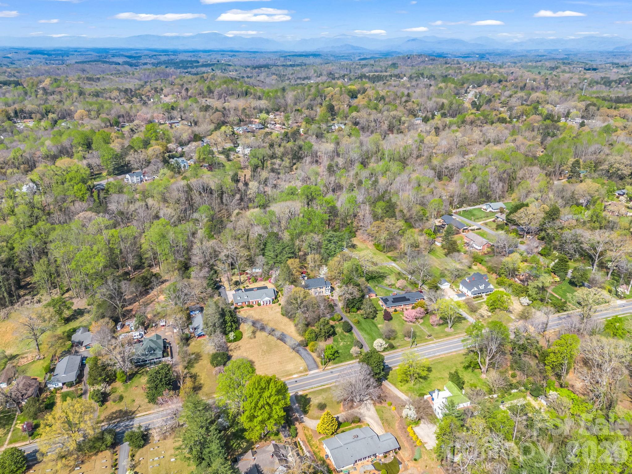 527 N Main Street — Rutherfordton
