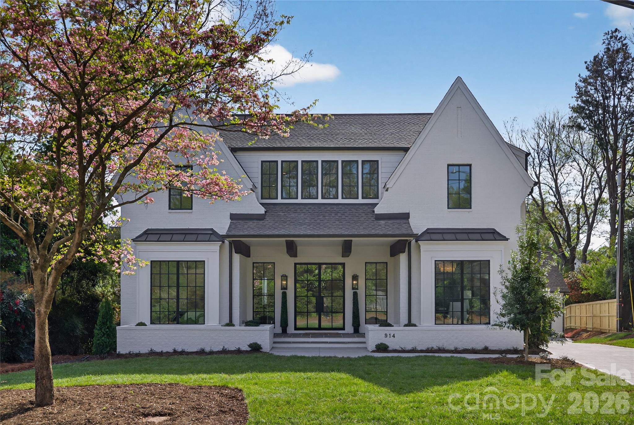 914 Edinburgh Lane — Charlotte