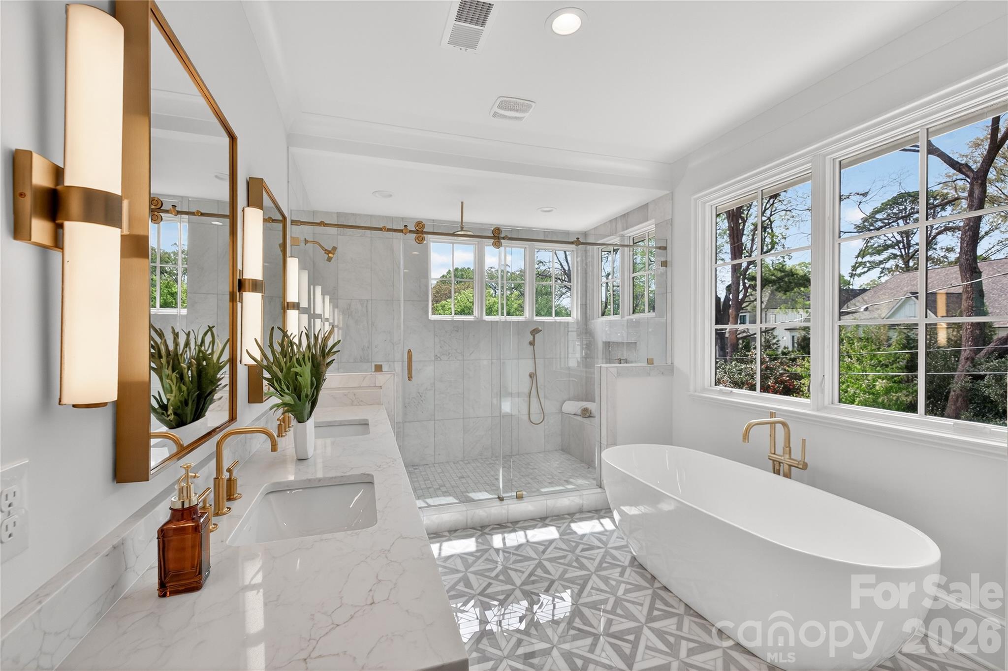 914 Edinburgh Lane — Charlotte
