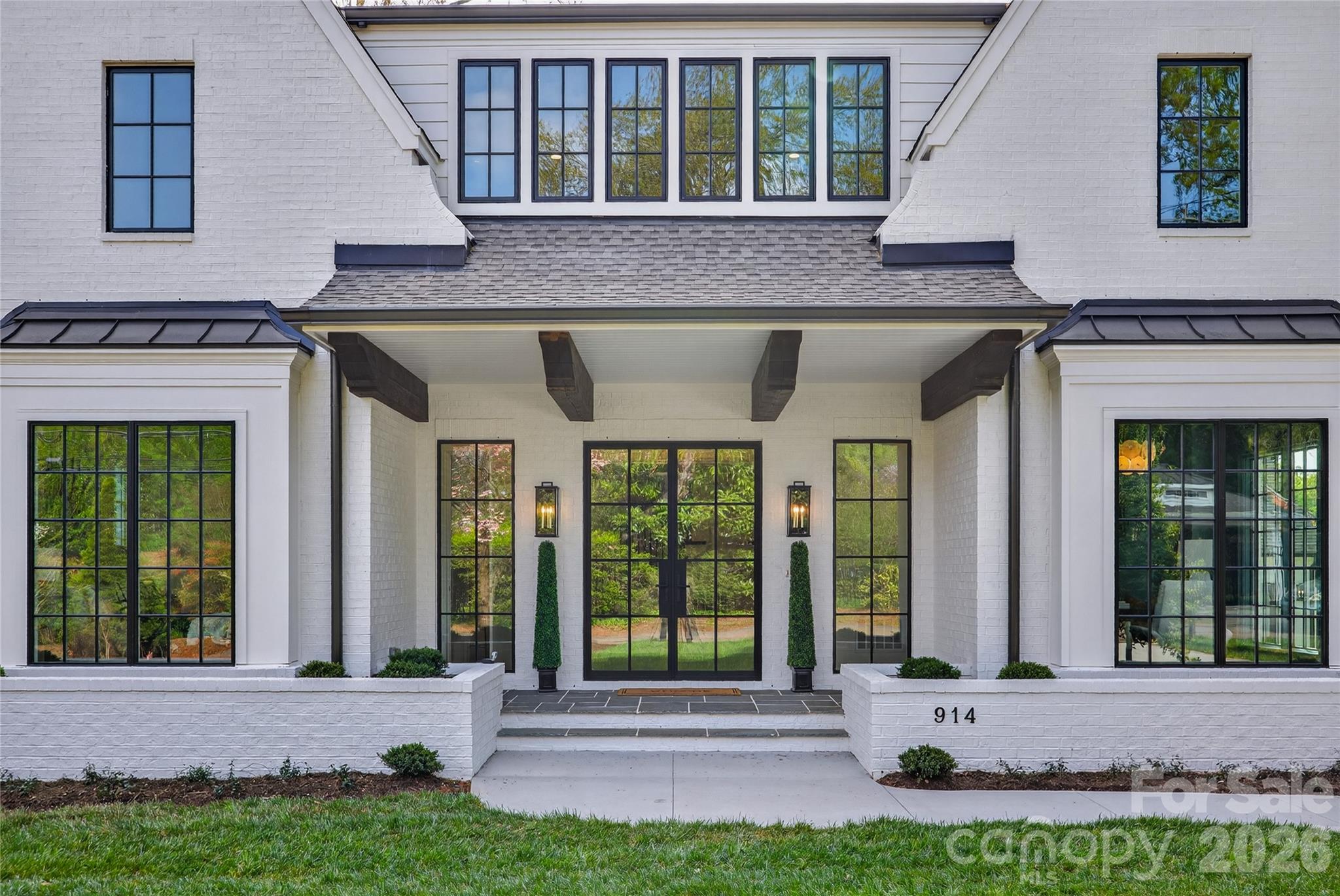 914 Edinburgh Lane — Charlotte