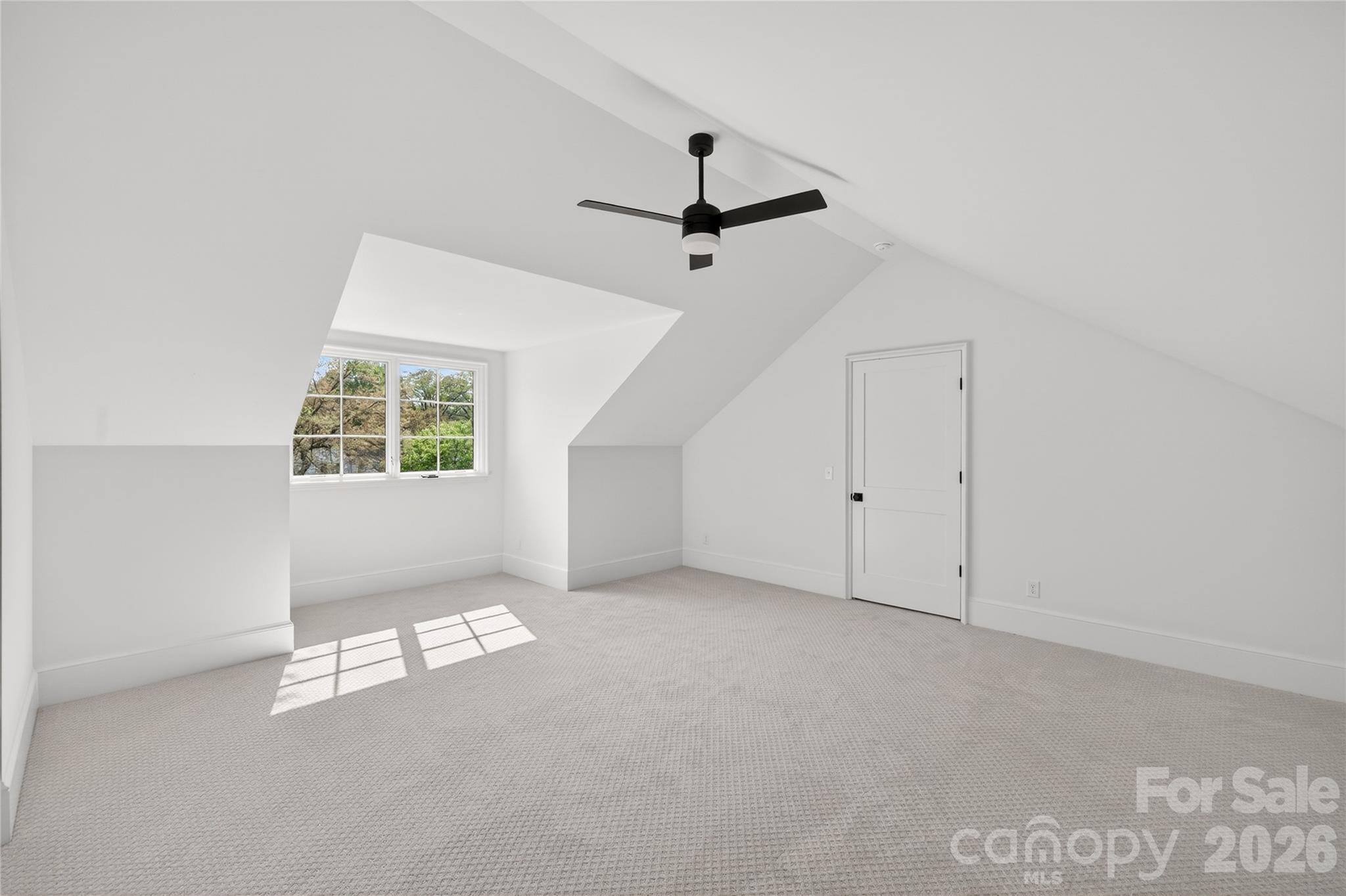914 Edinburgh Lane — Charlotte
