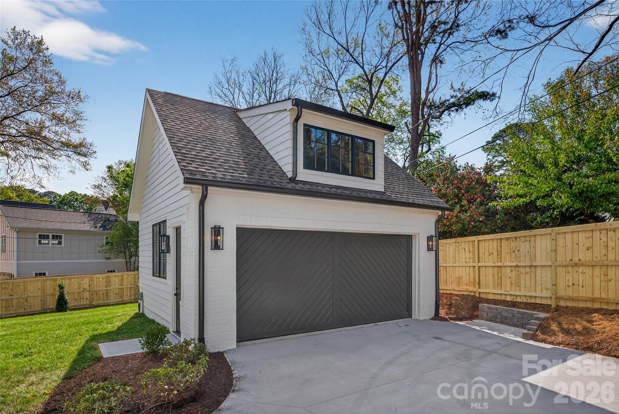 914 Edinburgh Lane — Charlotte