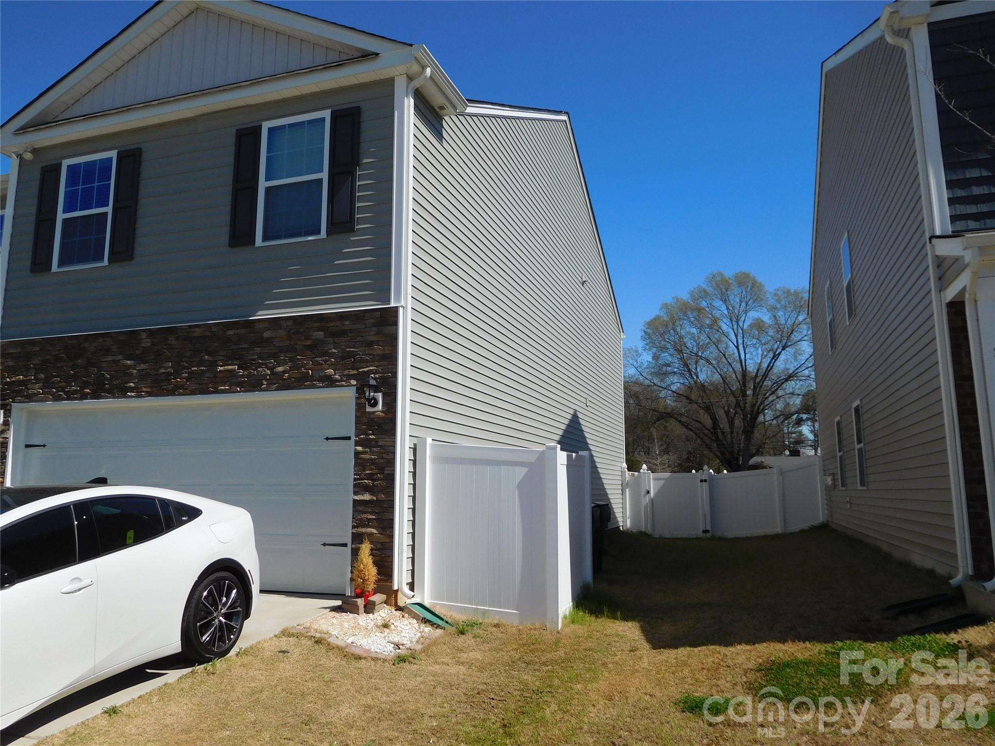 8112 Clairwood Drive — Charlotte