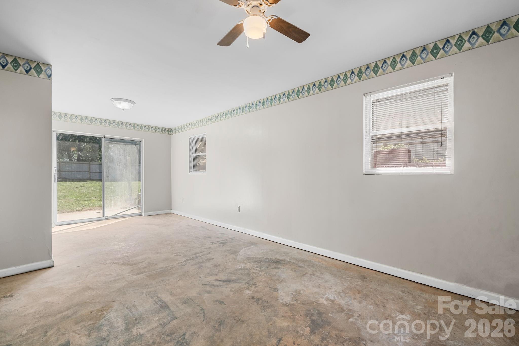 5208 W Piedmont Circle — Conover