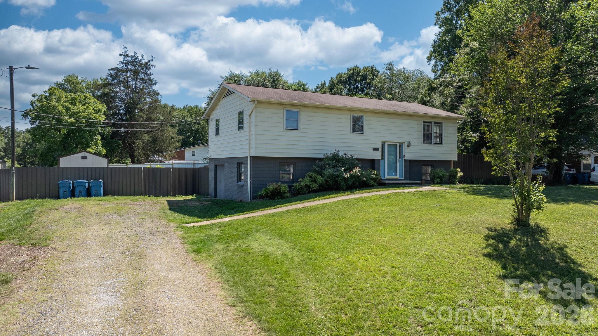 5208 W Piedmont Circle — Conover