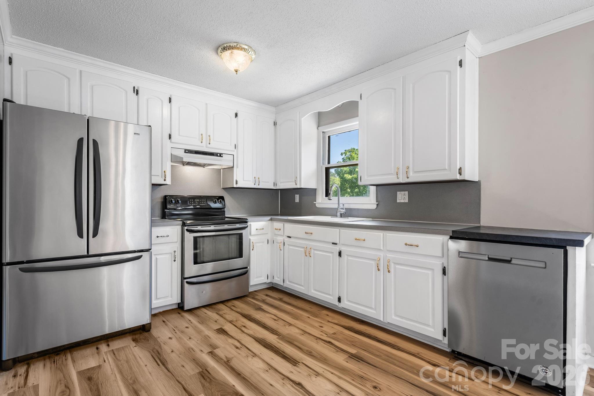 5208 W Piedmont Circle — Conover