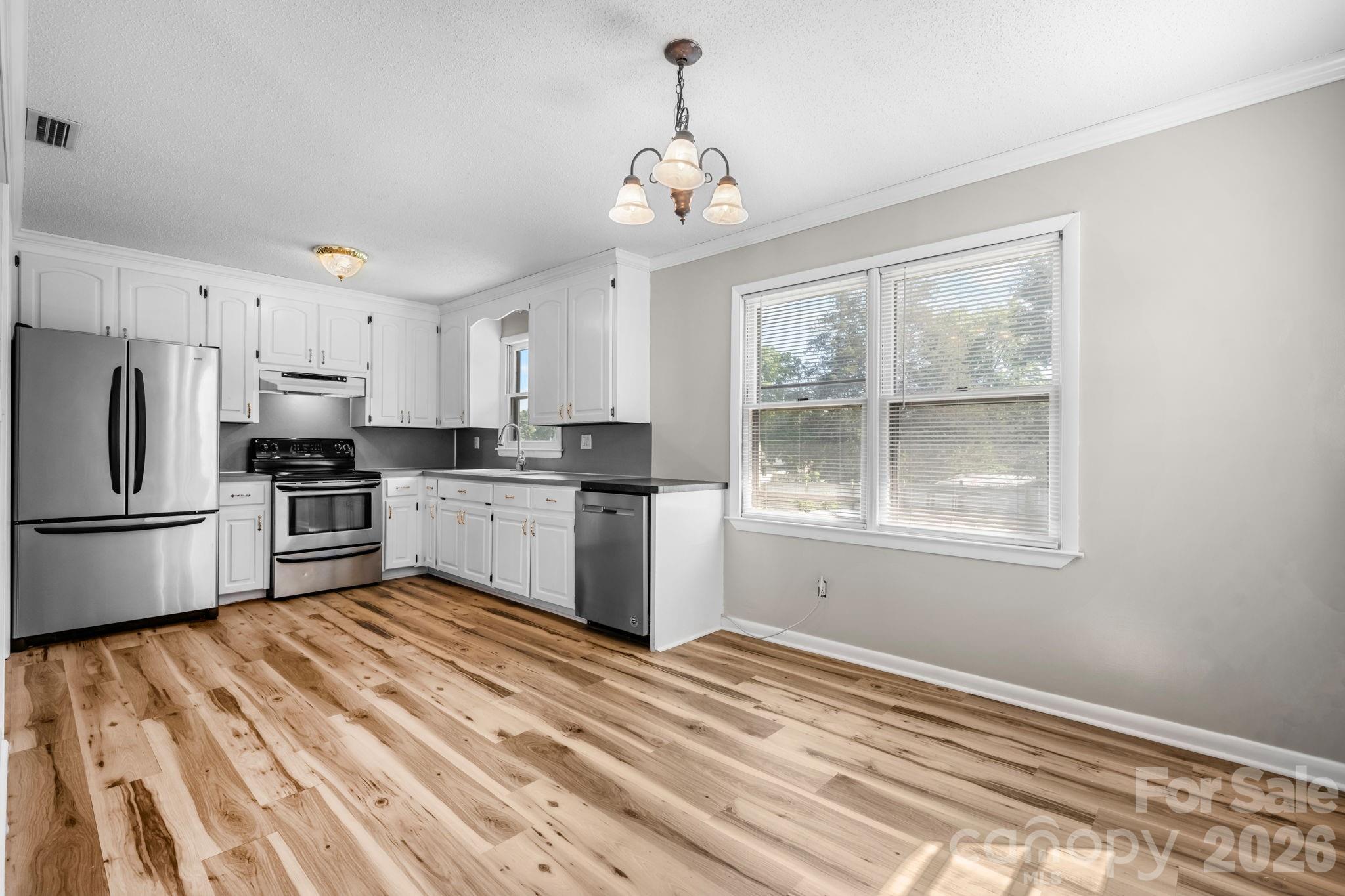 5208 W Piedmont Circle — Conover