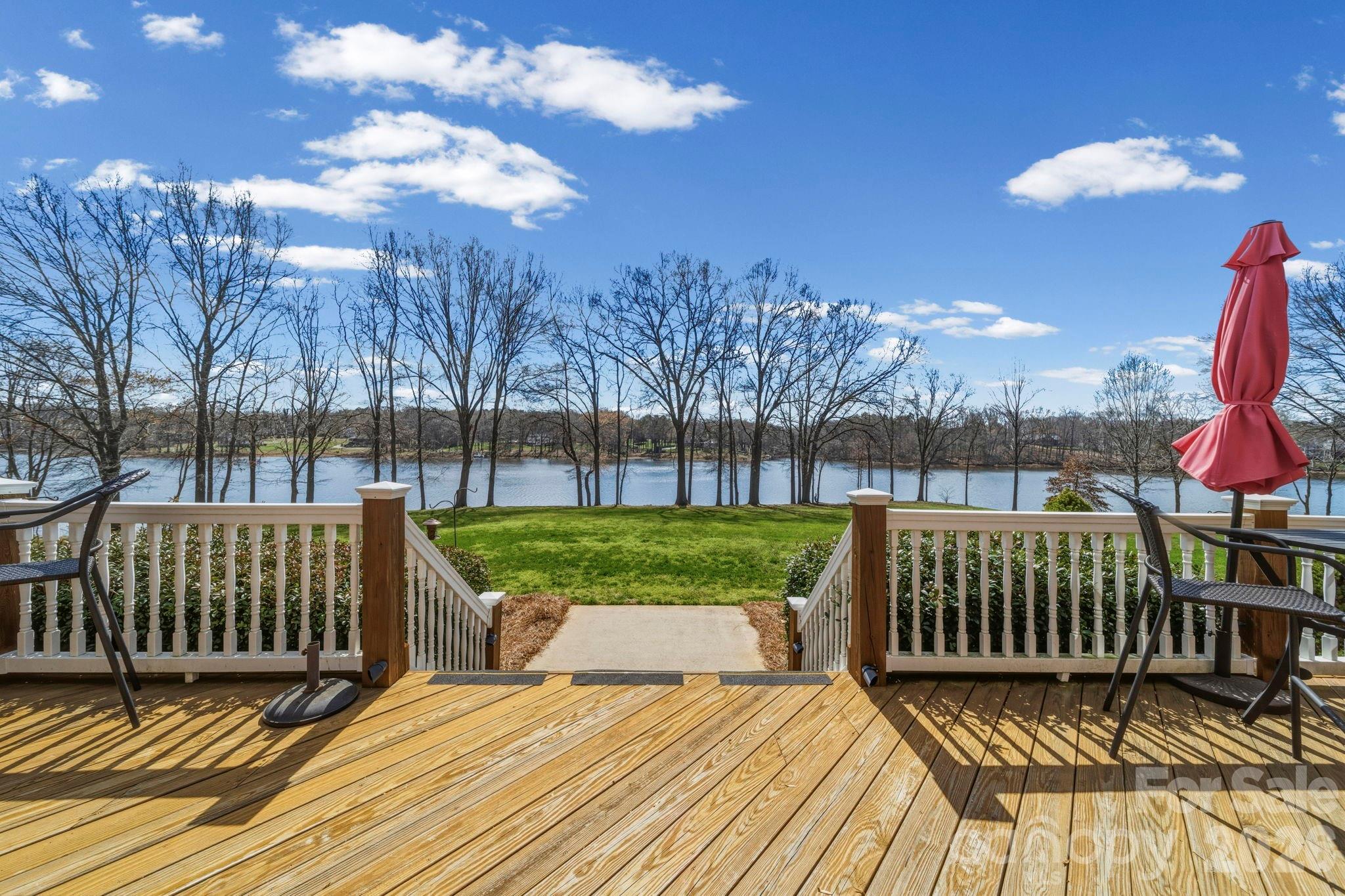 1132 Village Lake Drive — Monroe