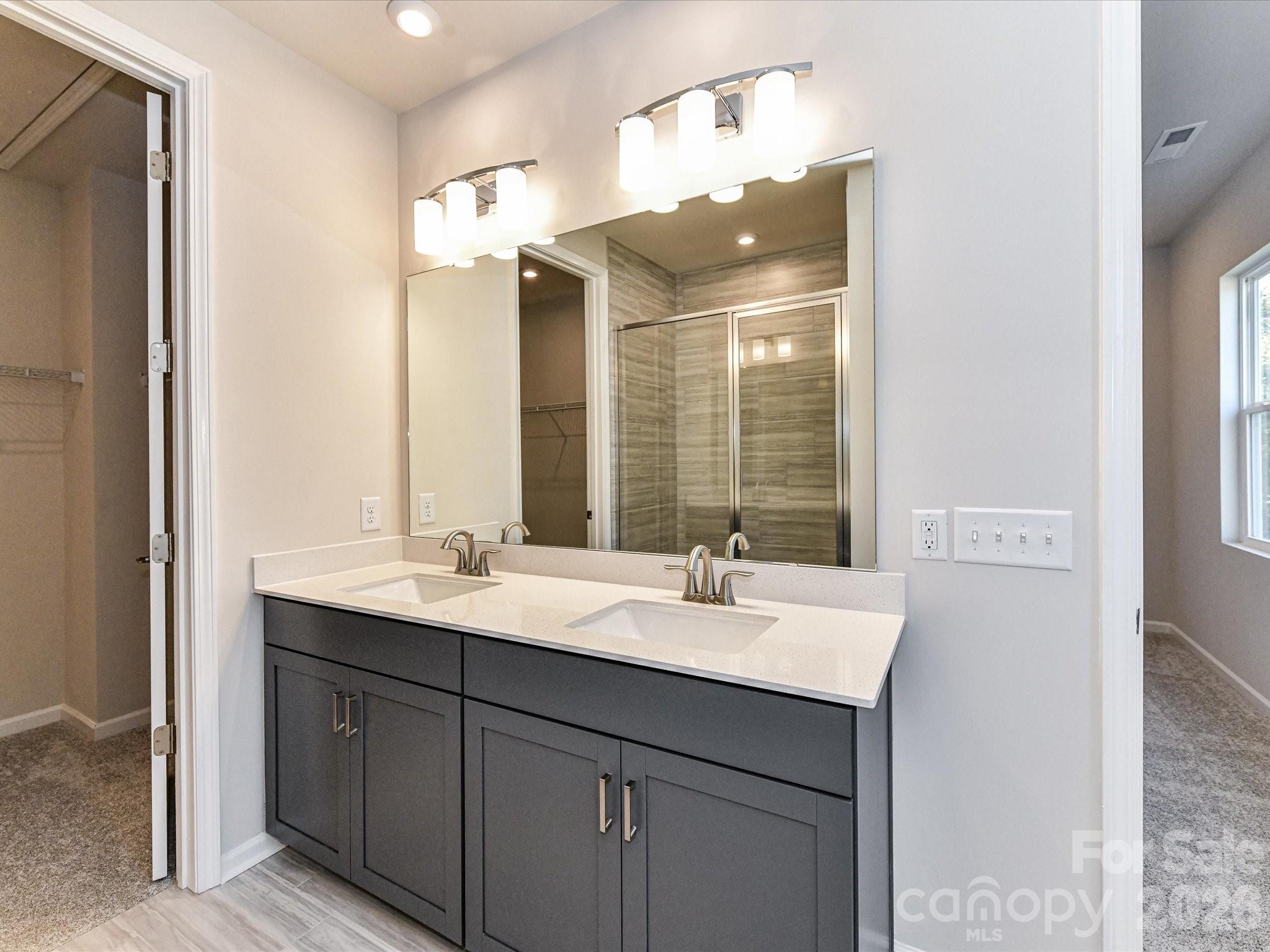3041 Hutton Gardens Lane — Charlotte