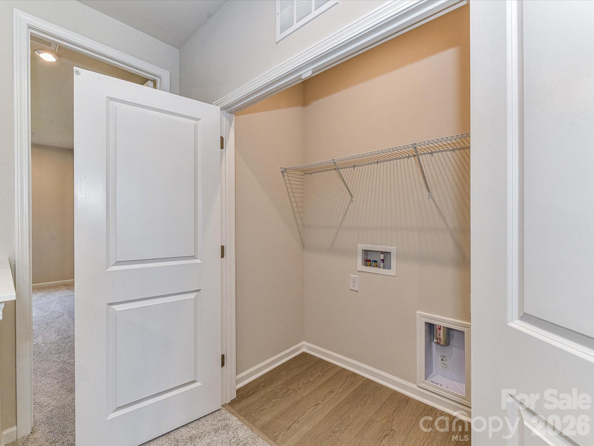 3041 Hutton Gardens Lane — Charlotte