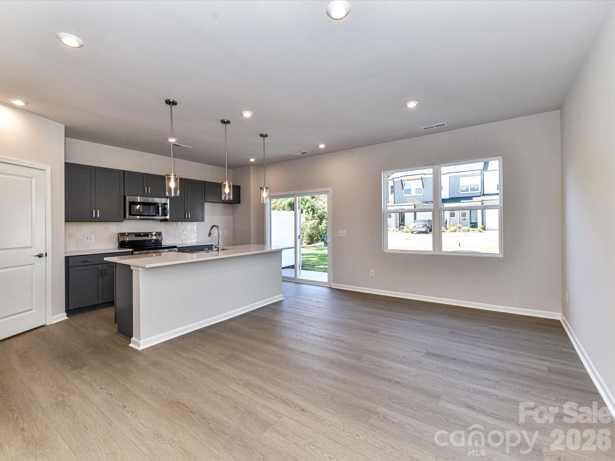 3041 Hutton Gardens Lane — Charlotte