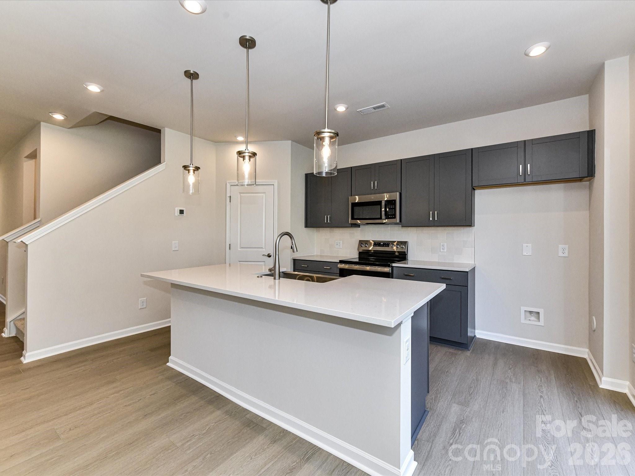 3041 Hutton Gardens Lane — Charlotte