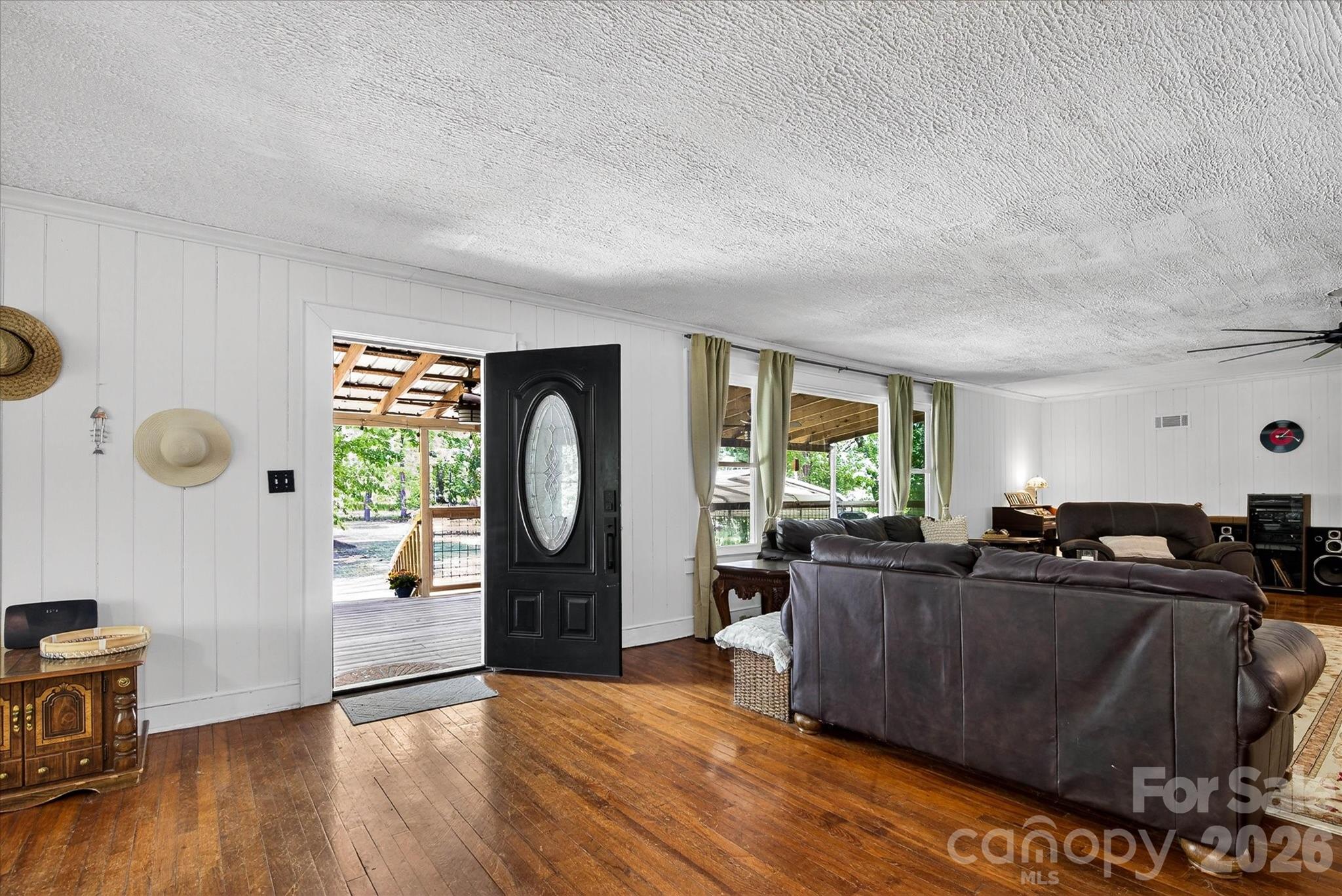 30640 Lockwood Drive — Albemarle