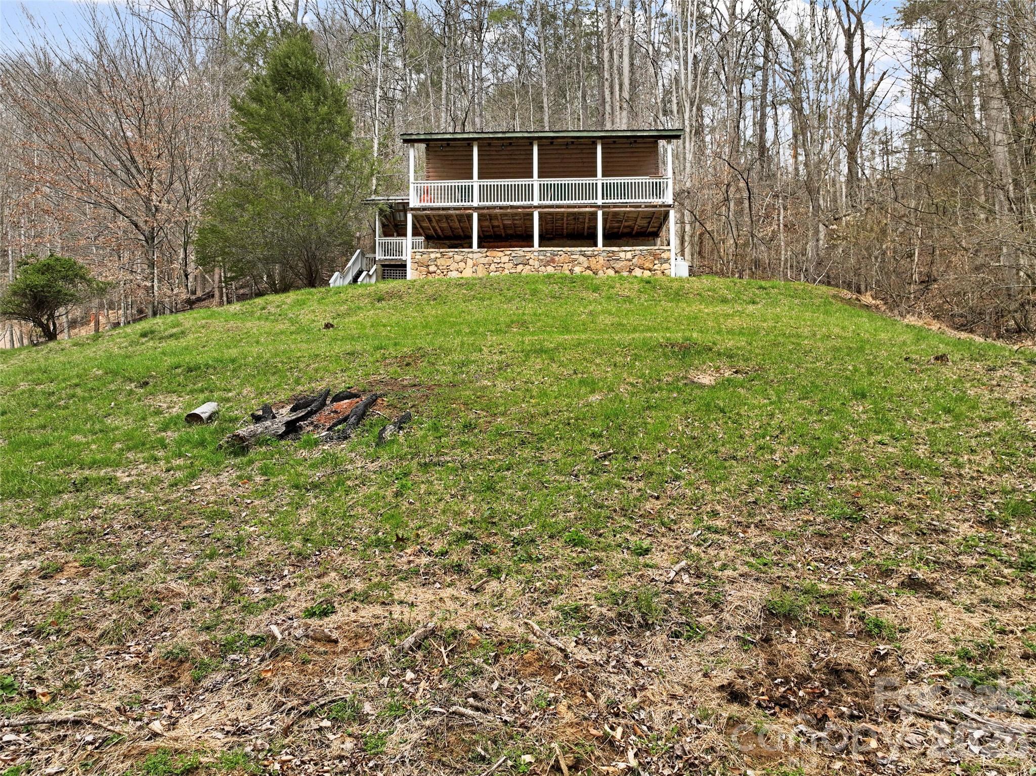 2701 Roses Branch Road — Bakersville