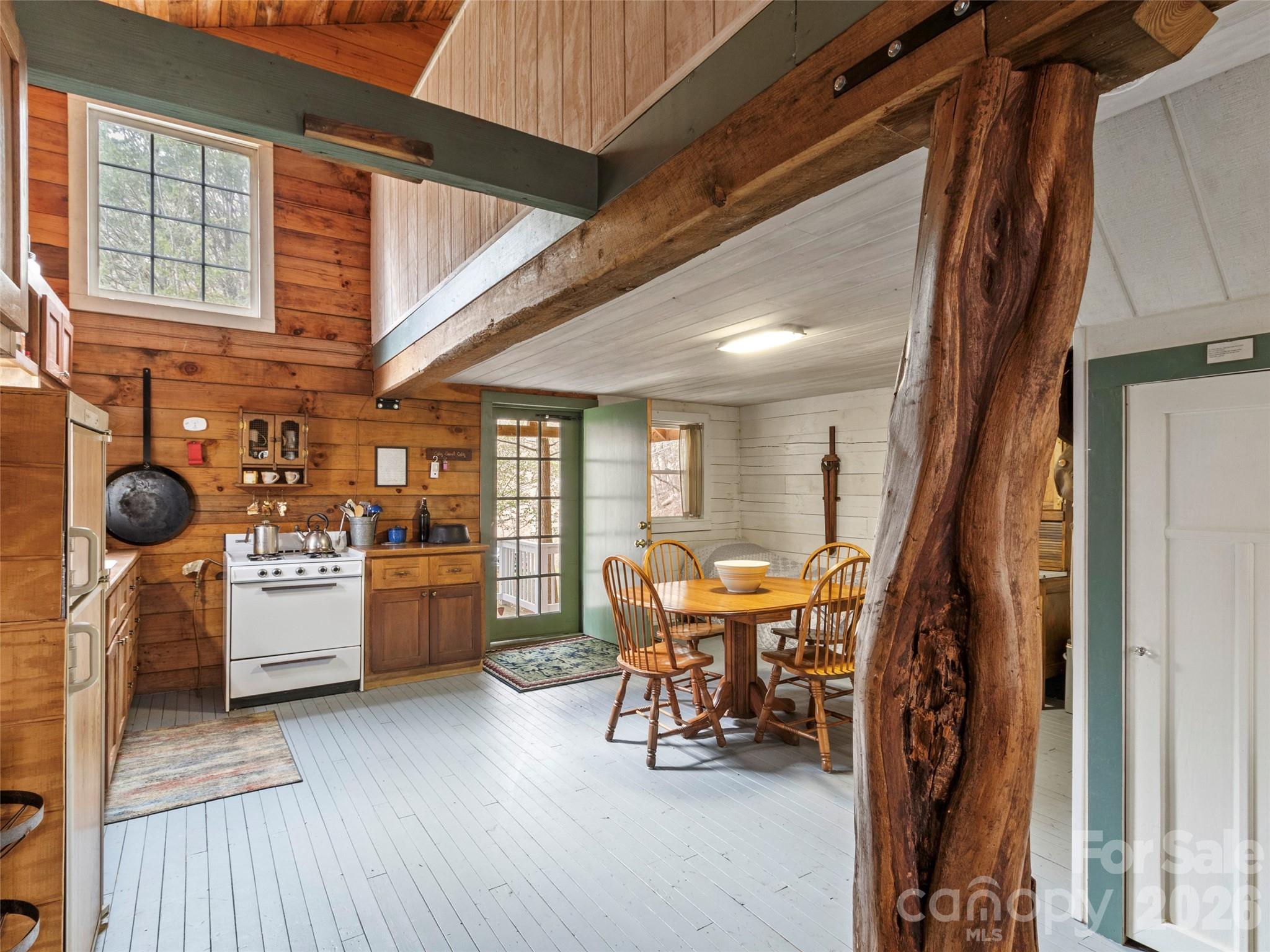 2701 Roses Branch Road — Bakersville