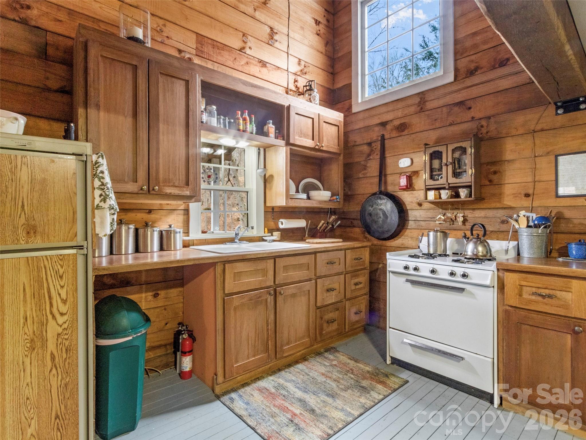 2701 Roses Branch Road — Bakersville