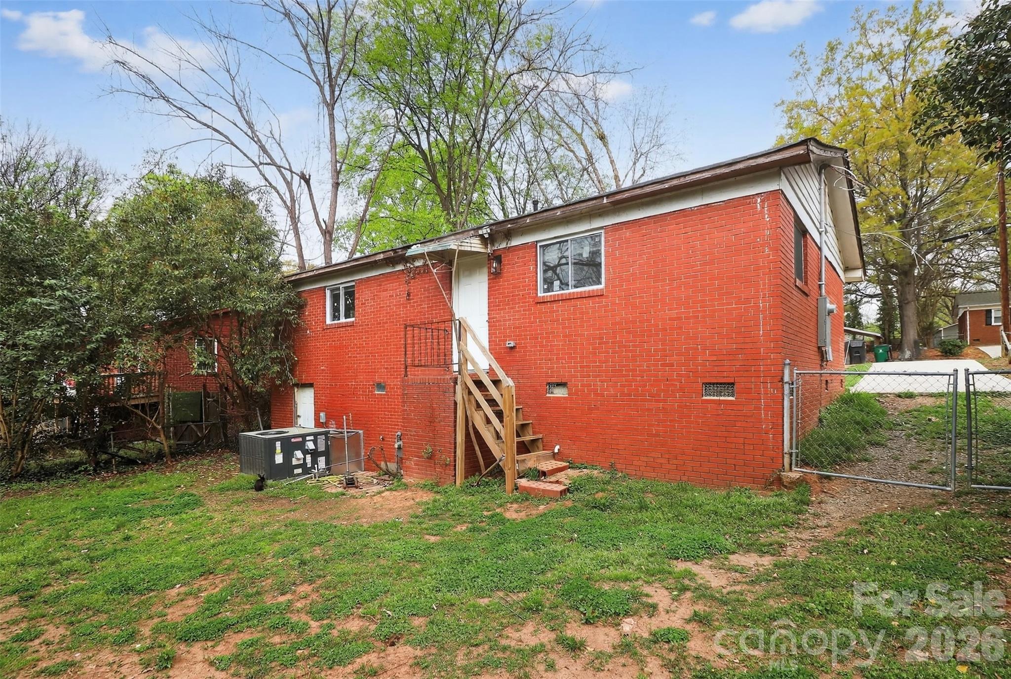 1019 Lewiston Avenue — Charlotte