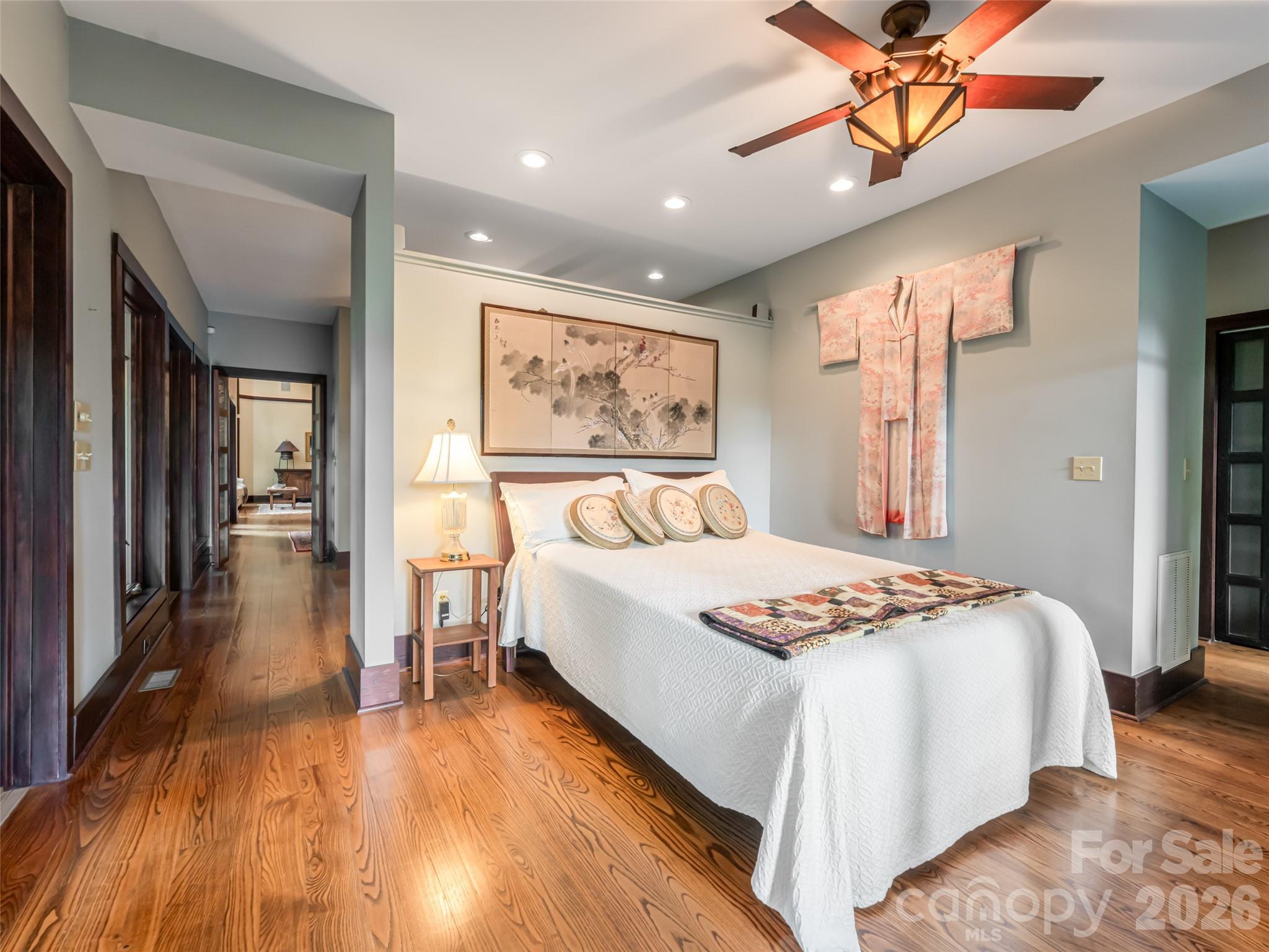 935 Whites Lake Boulevard — Saluda