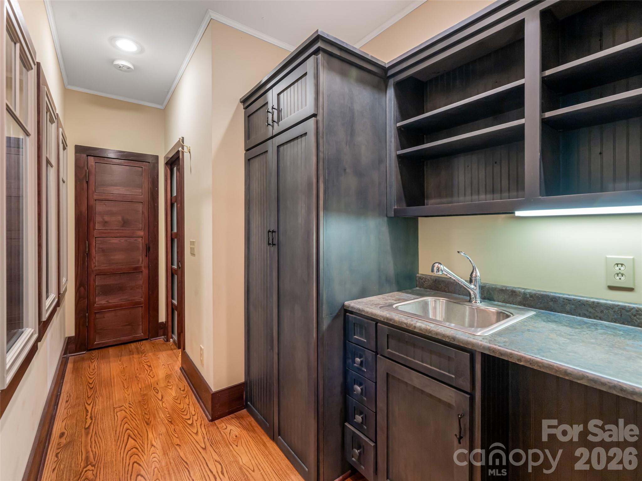 935 Whites Lake Boulevard — Saluda