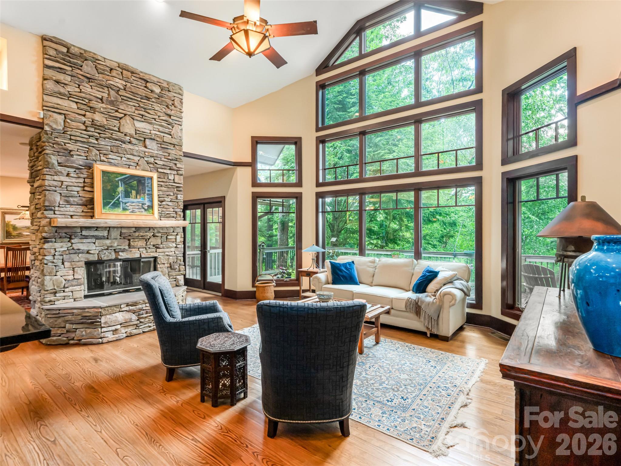 935 Whites Lake Boulevard — Saluda
