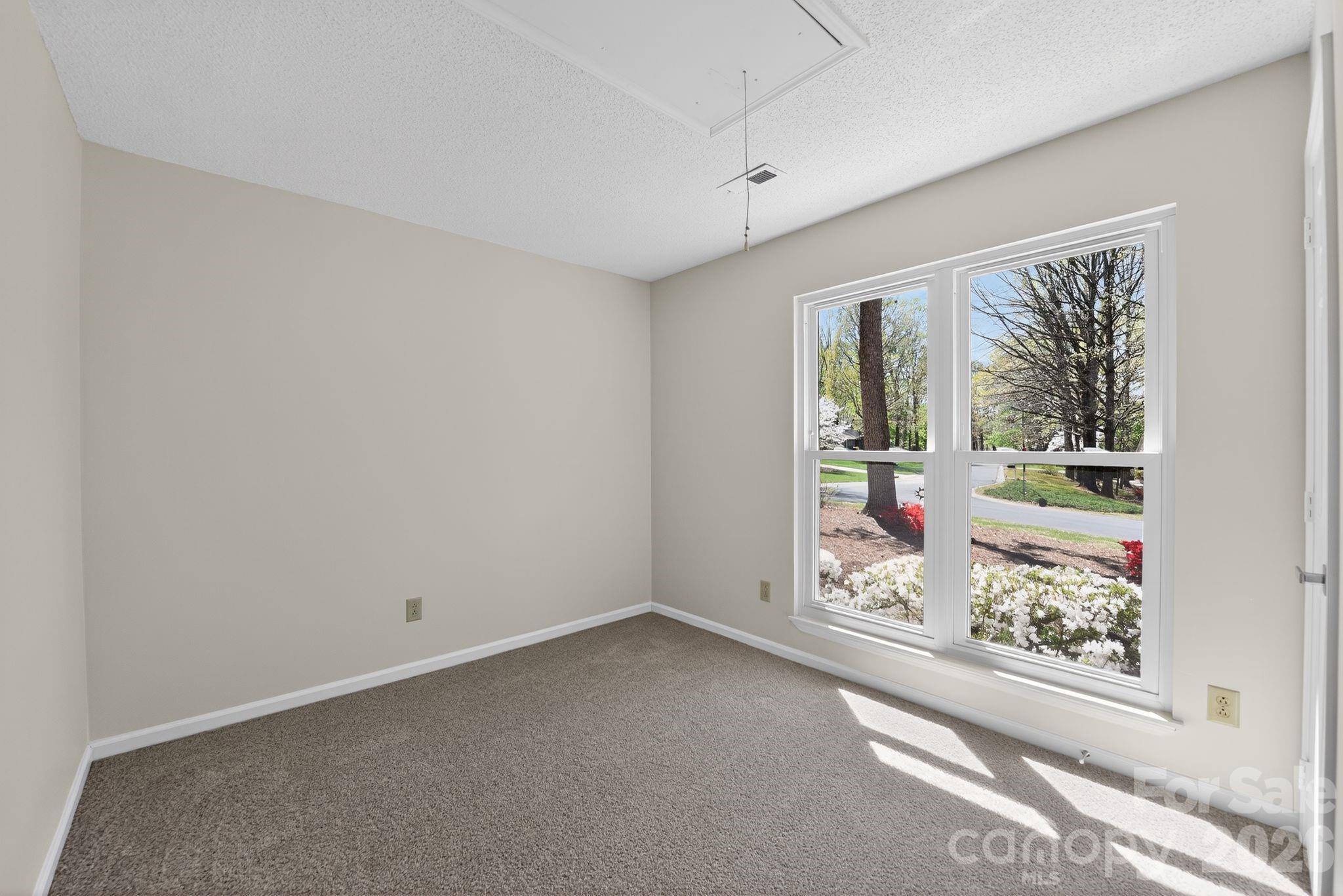 100 Steuben Drive — Huntersville