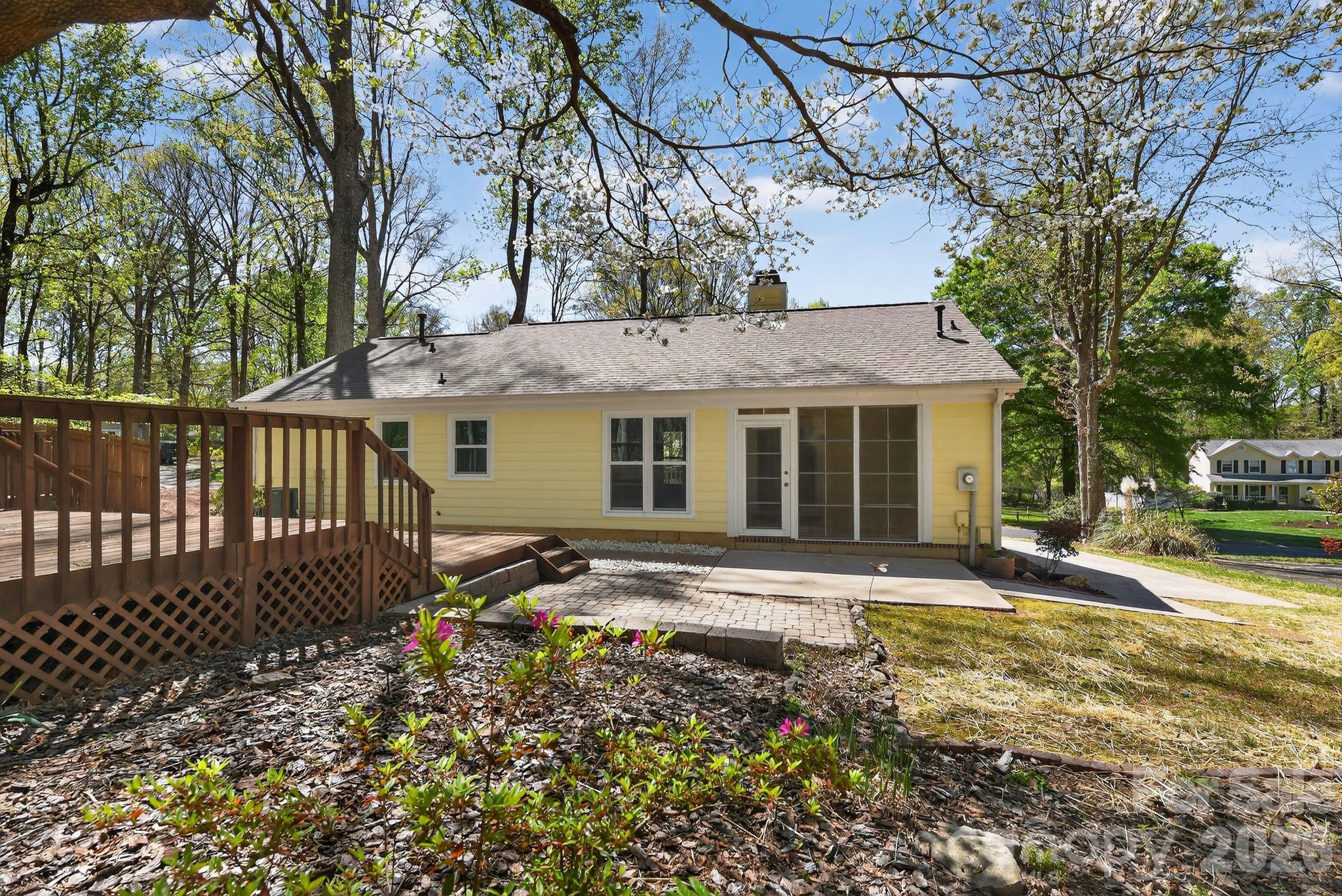 100 Steuben Drive — Huntersville
