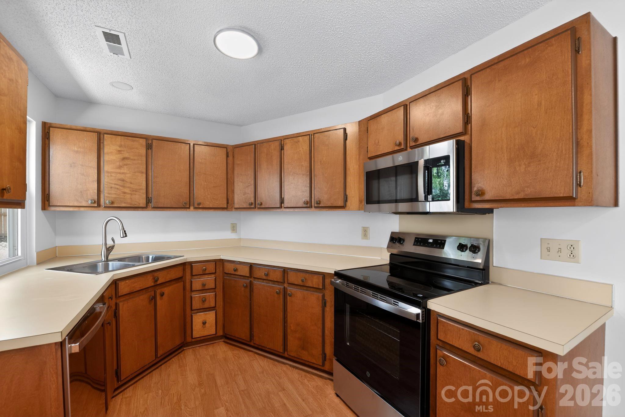 100 Steuben Drive — Huntersville