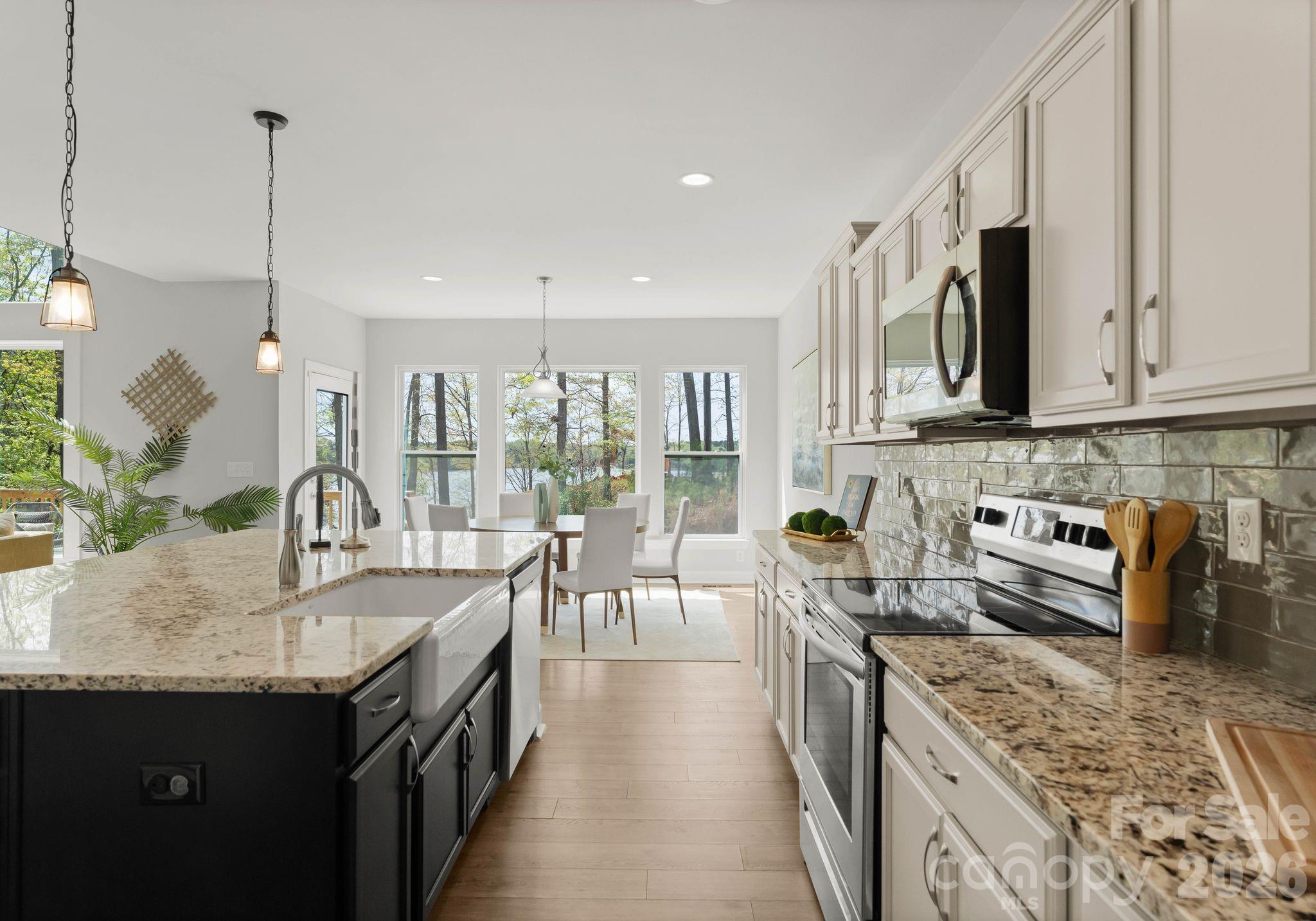 13701 Petworth Court — Charlotte