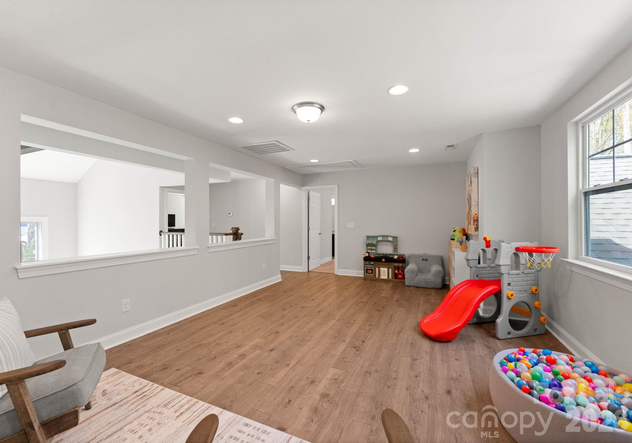 13701 Petworth Court — Charlotte