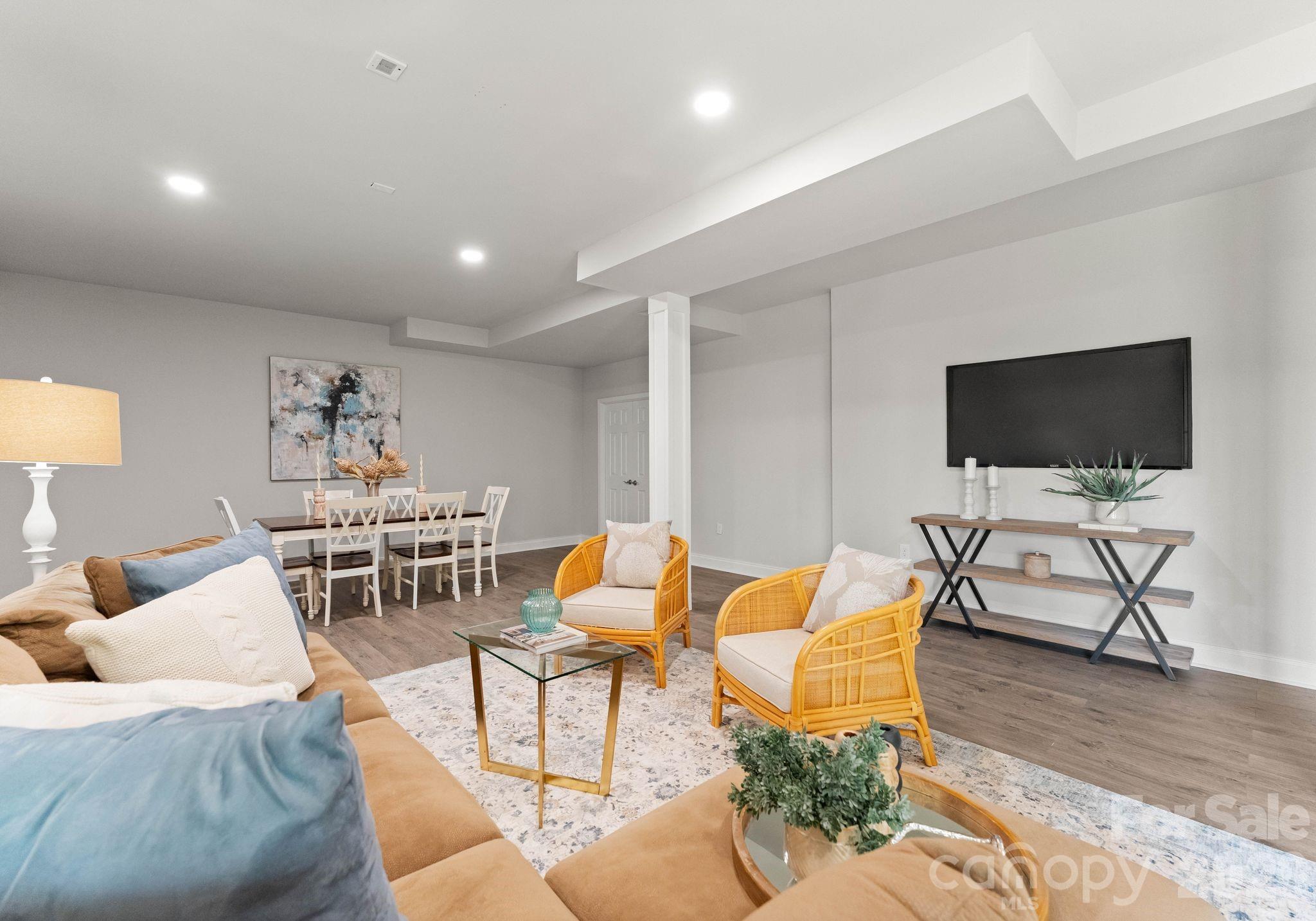 13701 Petworth Court — Charlotte