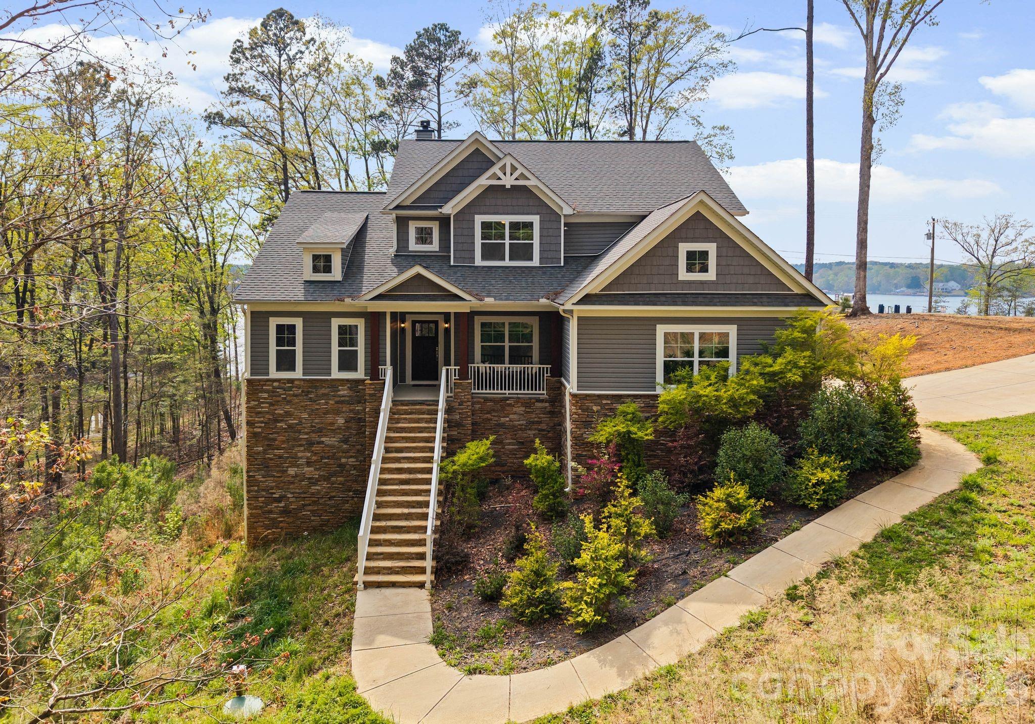 13701 Petworth Court — Charlotte