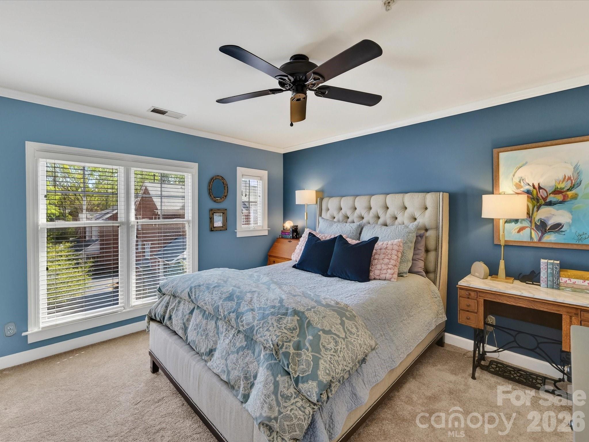 4916 S Hill View Drive — Charlotte
