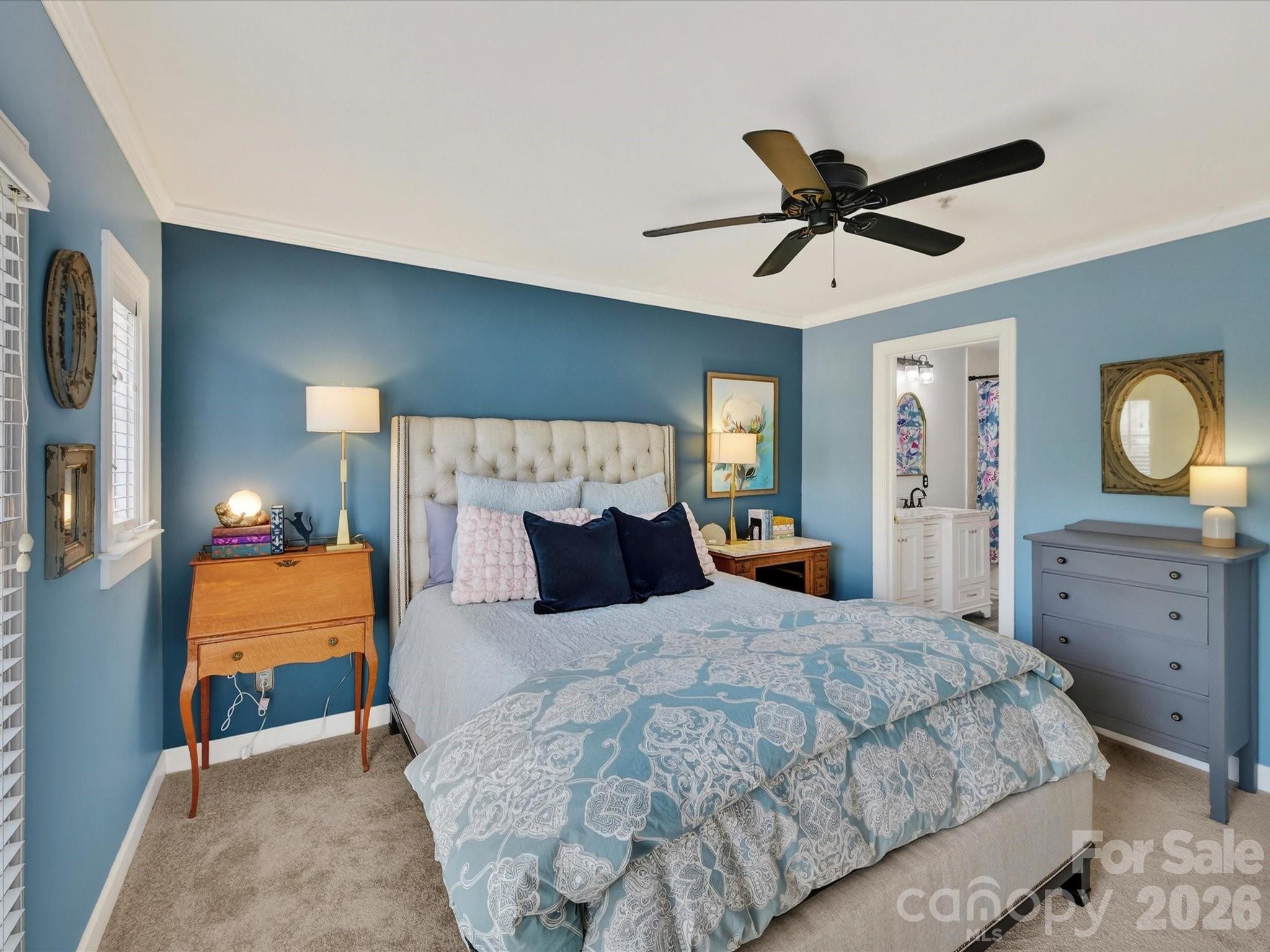 4916 S Hill View Drive — Charlotte