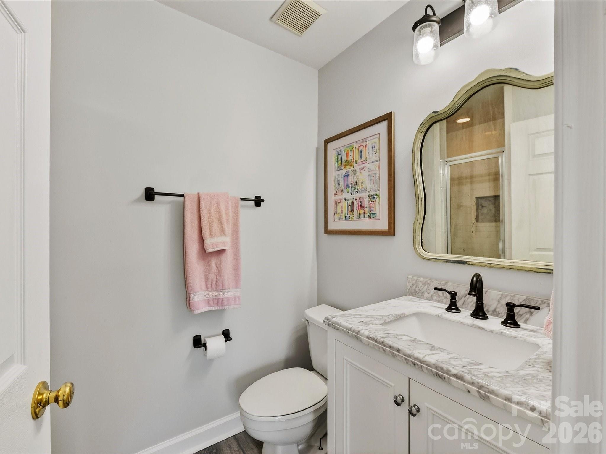 4916 S Hill View Drive — Charlotte
