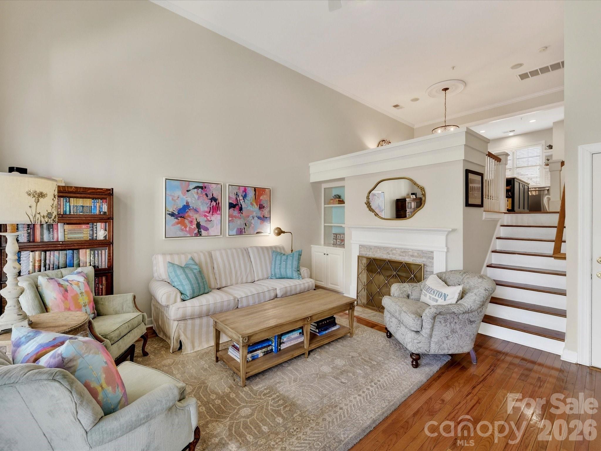 4916 S Hill View Drive — Charlotte